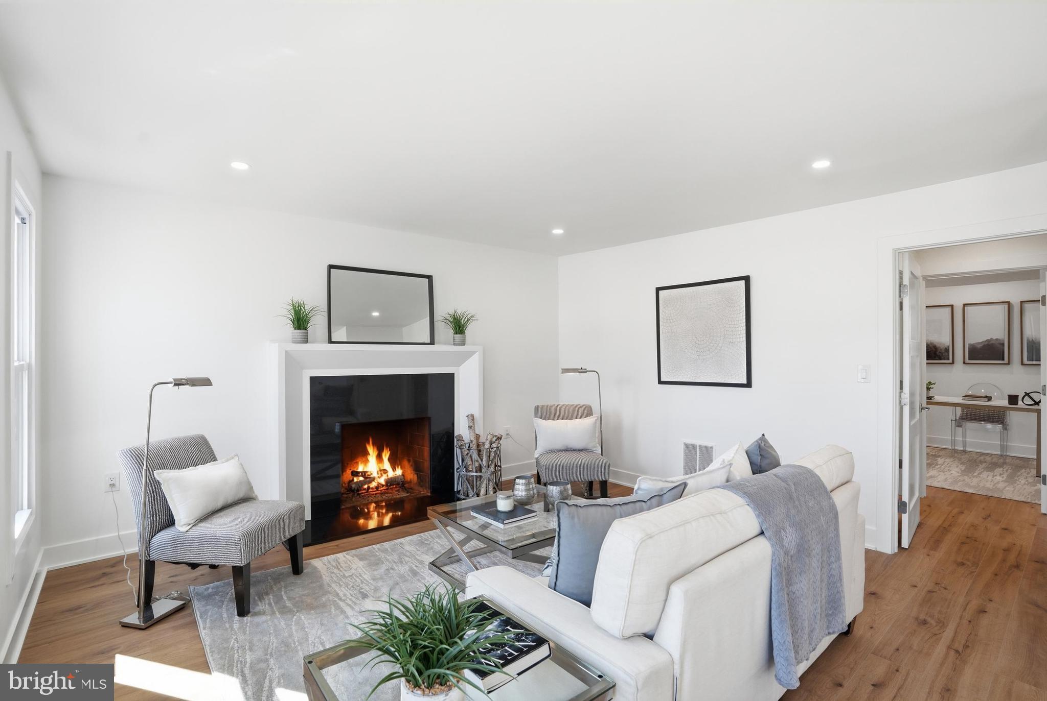 BURKE CENTRE STATION - Residential