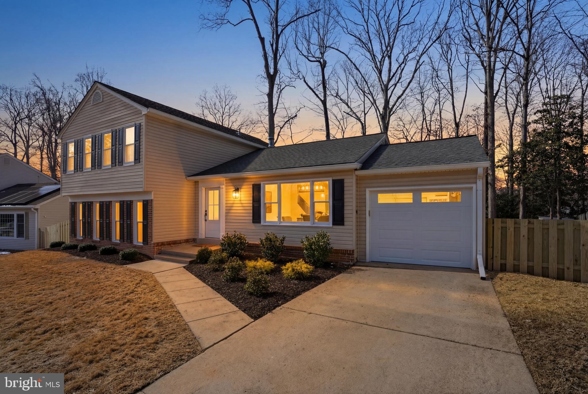 BURKE CENTRE STATION - Residential