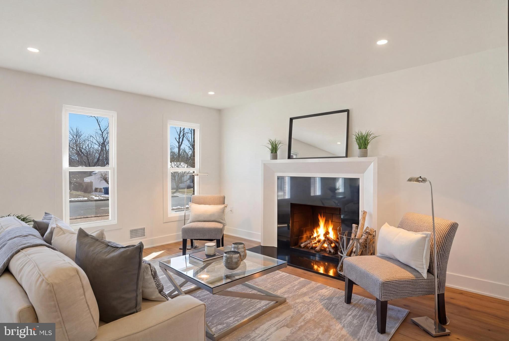 BURKE CENTRE STATION - Residential