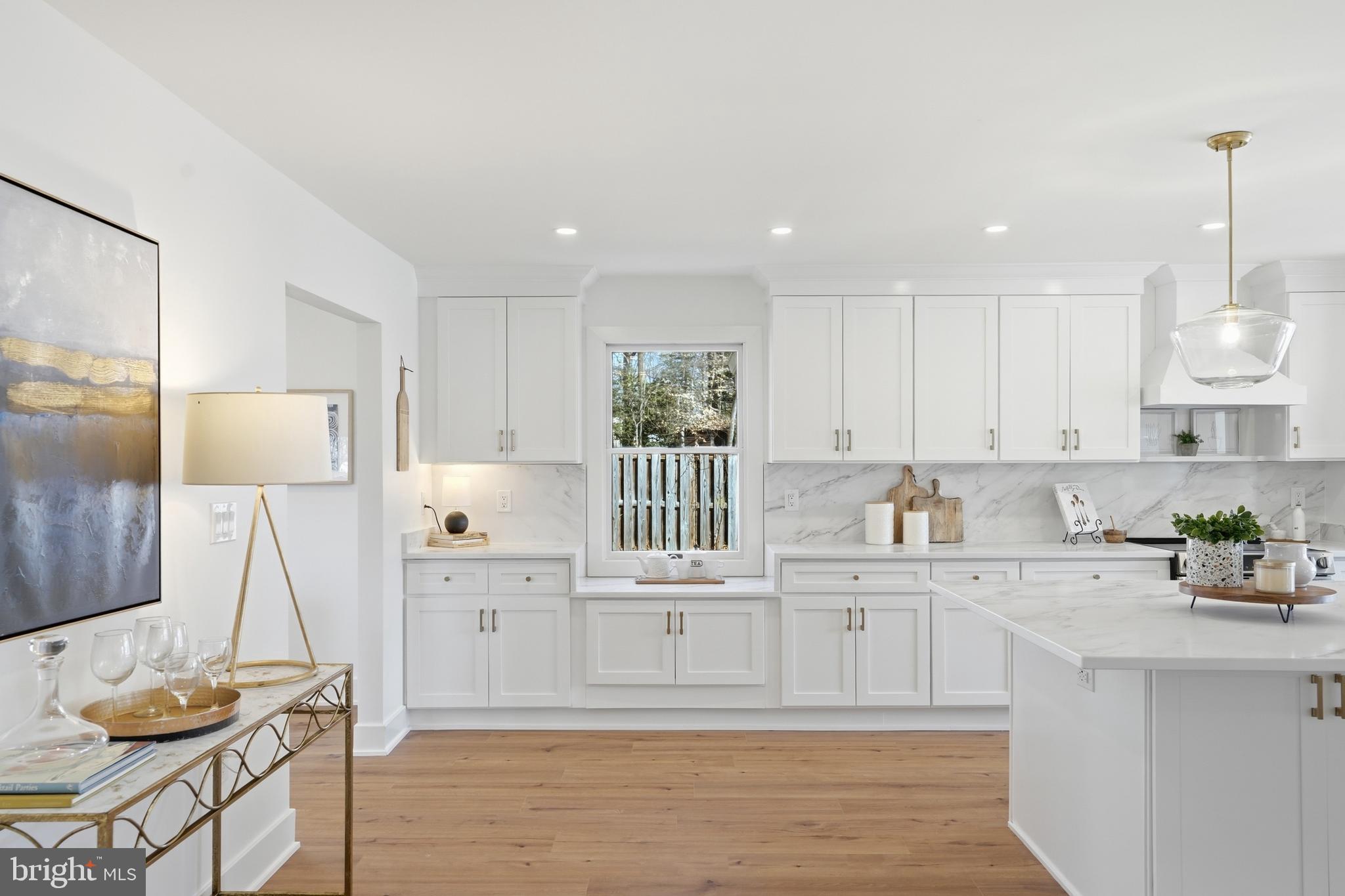 BURKE CENTRE STATION - Residential