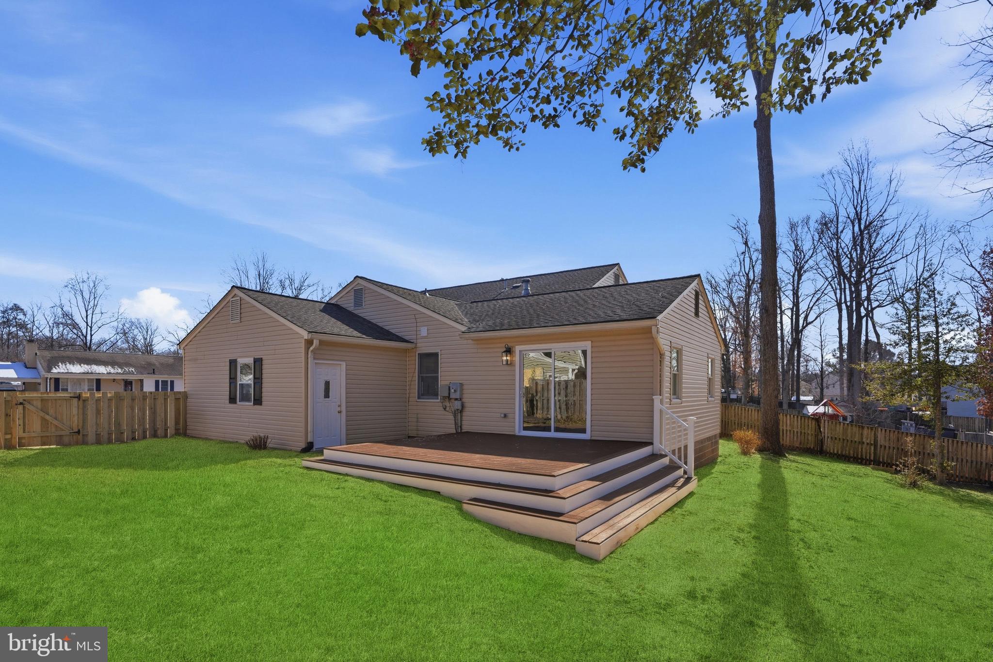 BURKE CENTRE STATION - Residential