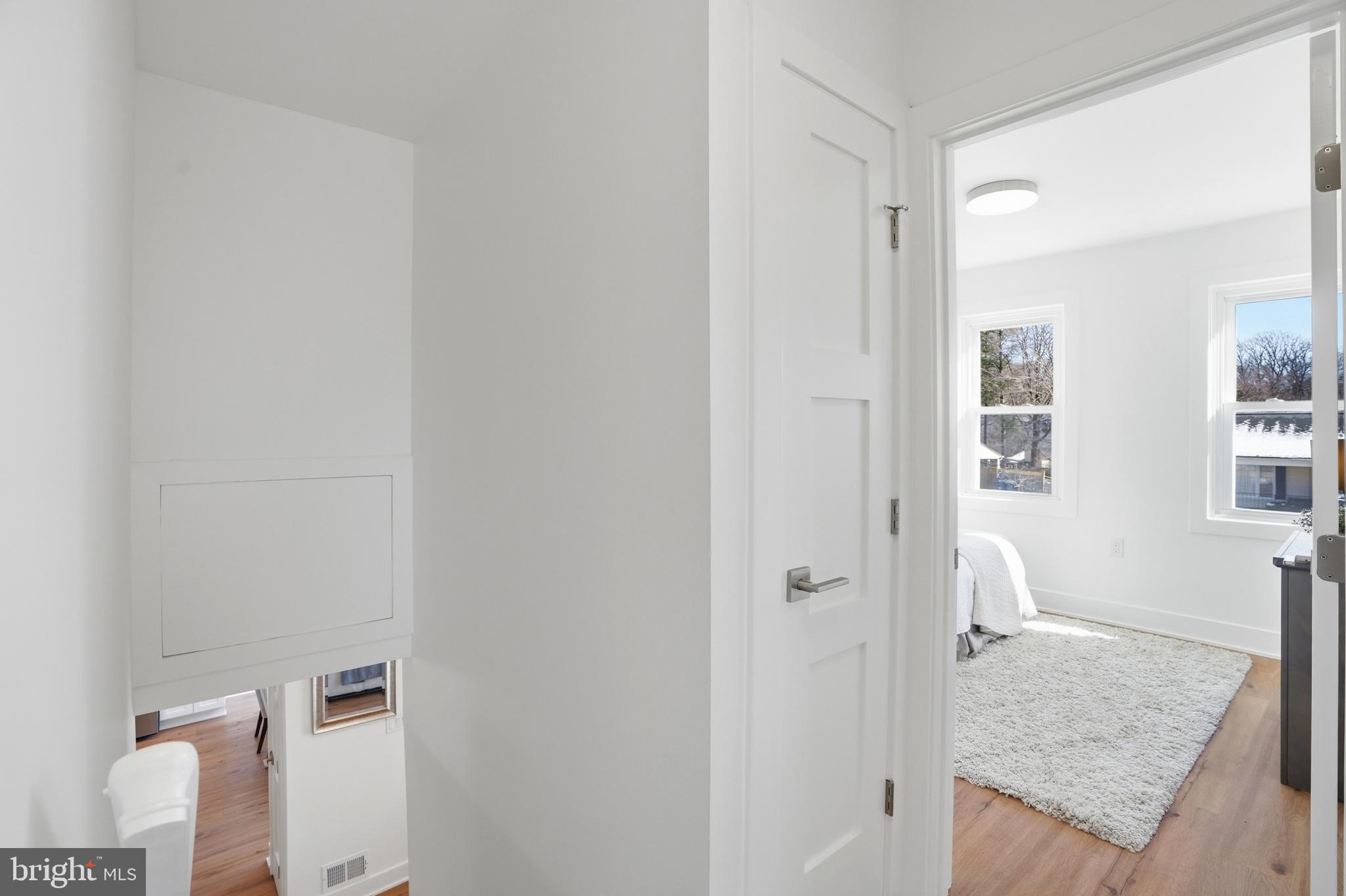 BURKE CENTRE STATION - Residential