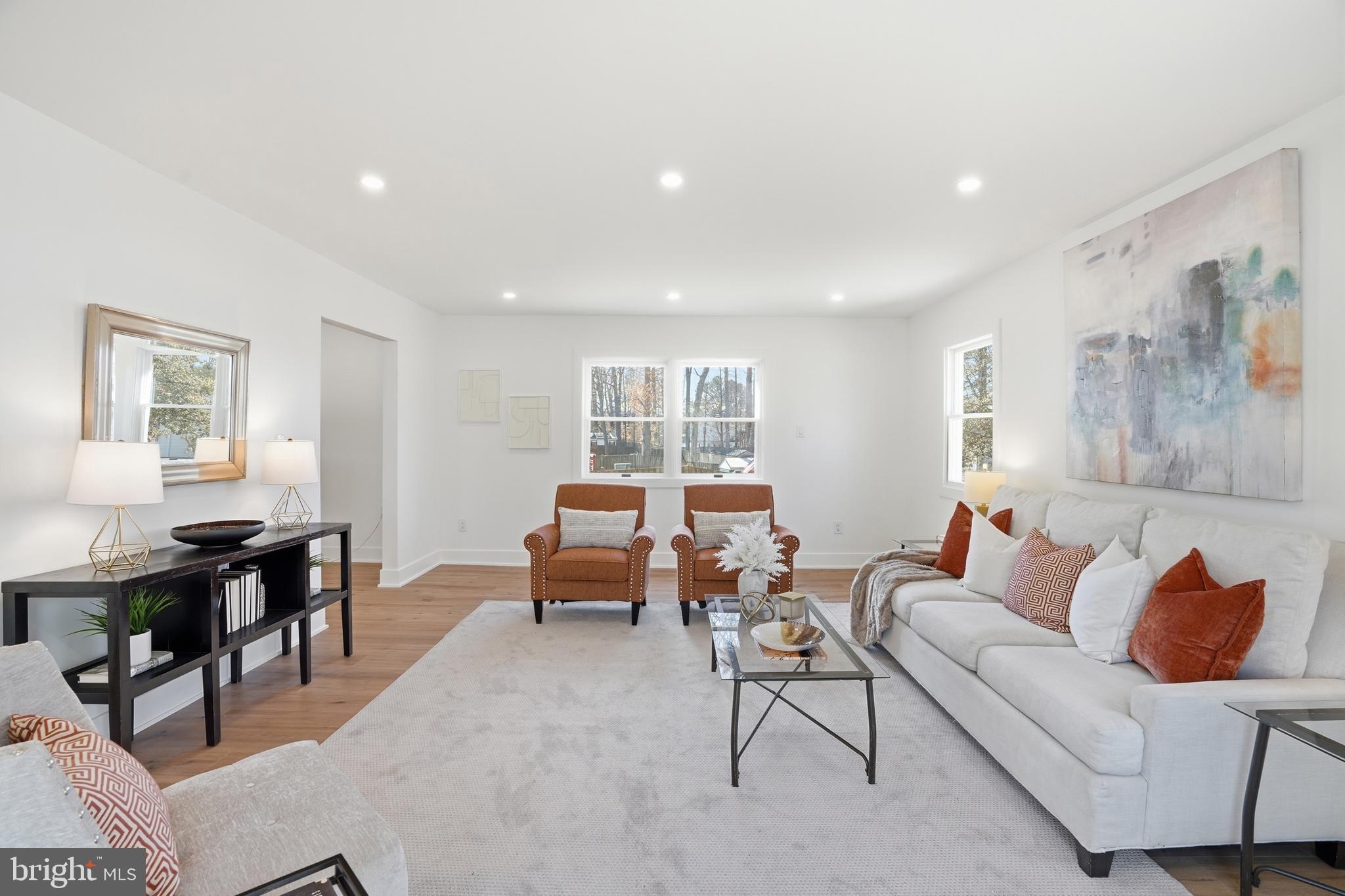 BURKE CENTRE STATION - Residential