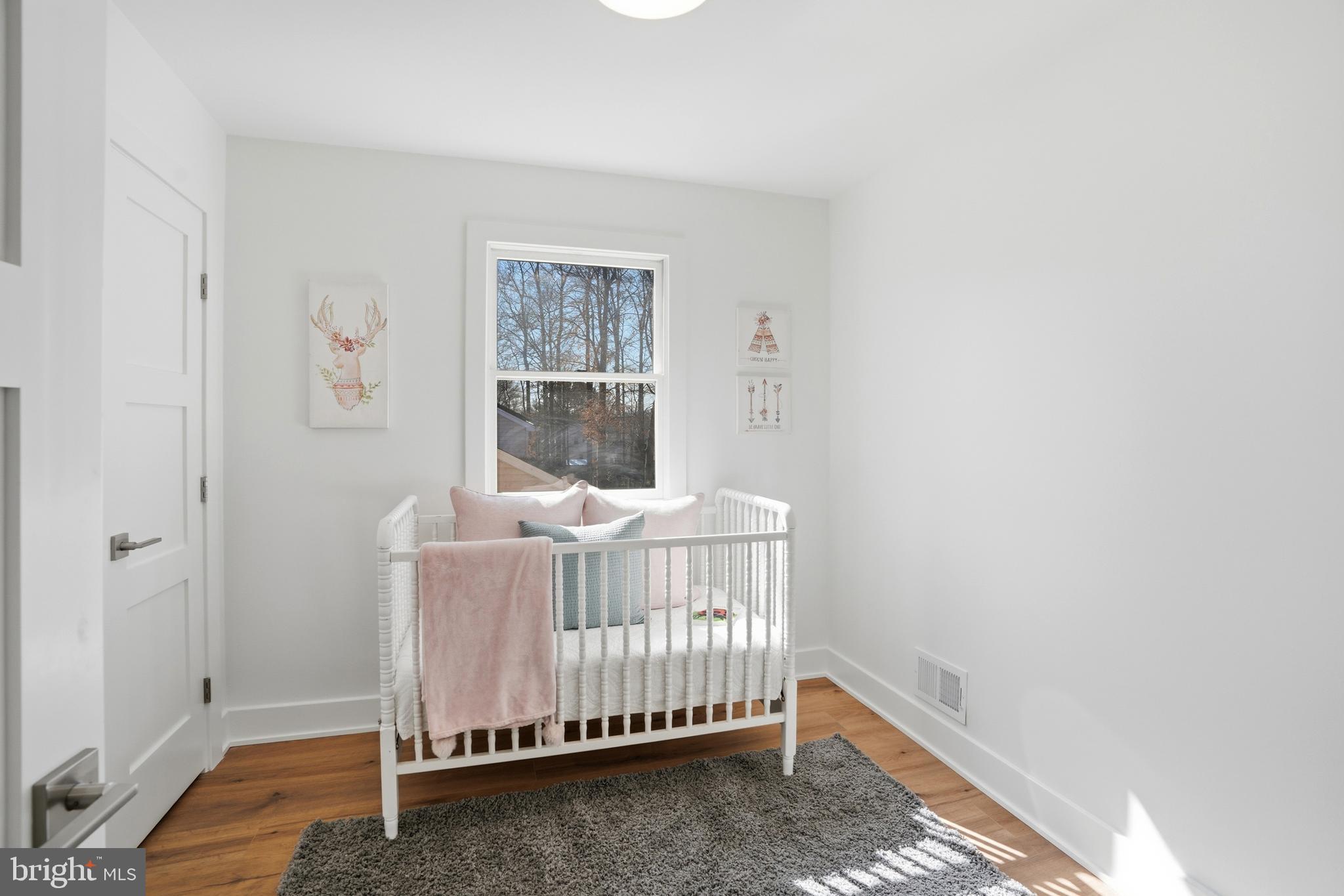 BURKE CENTRE STATION - Residential