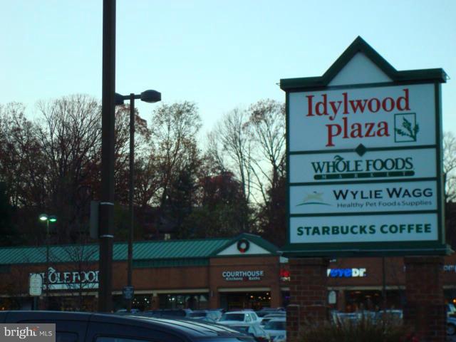 BRITTANY PARC AT TYSONS - Residential Lease