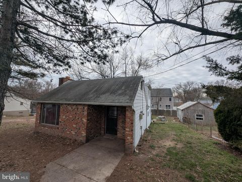 Homes For Sale - 809 203rd Street<br/> PASADENA, MD 21122