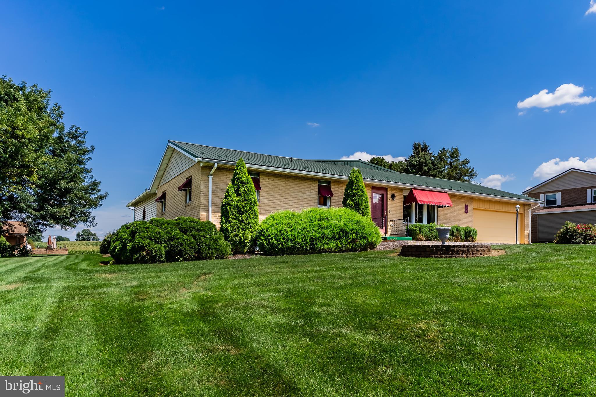 25 LIPPIZAN DRIVE DRIVE