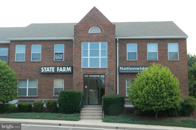 OAK TREE PLAZA - Commercial Lease