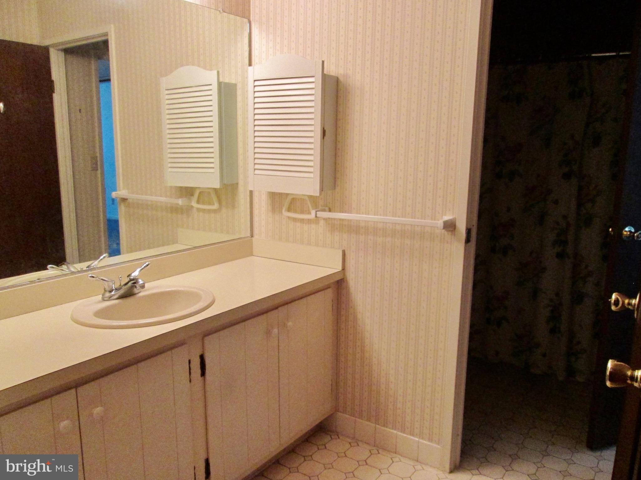 FLYING HILLS - Residential