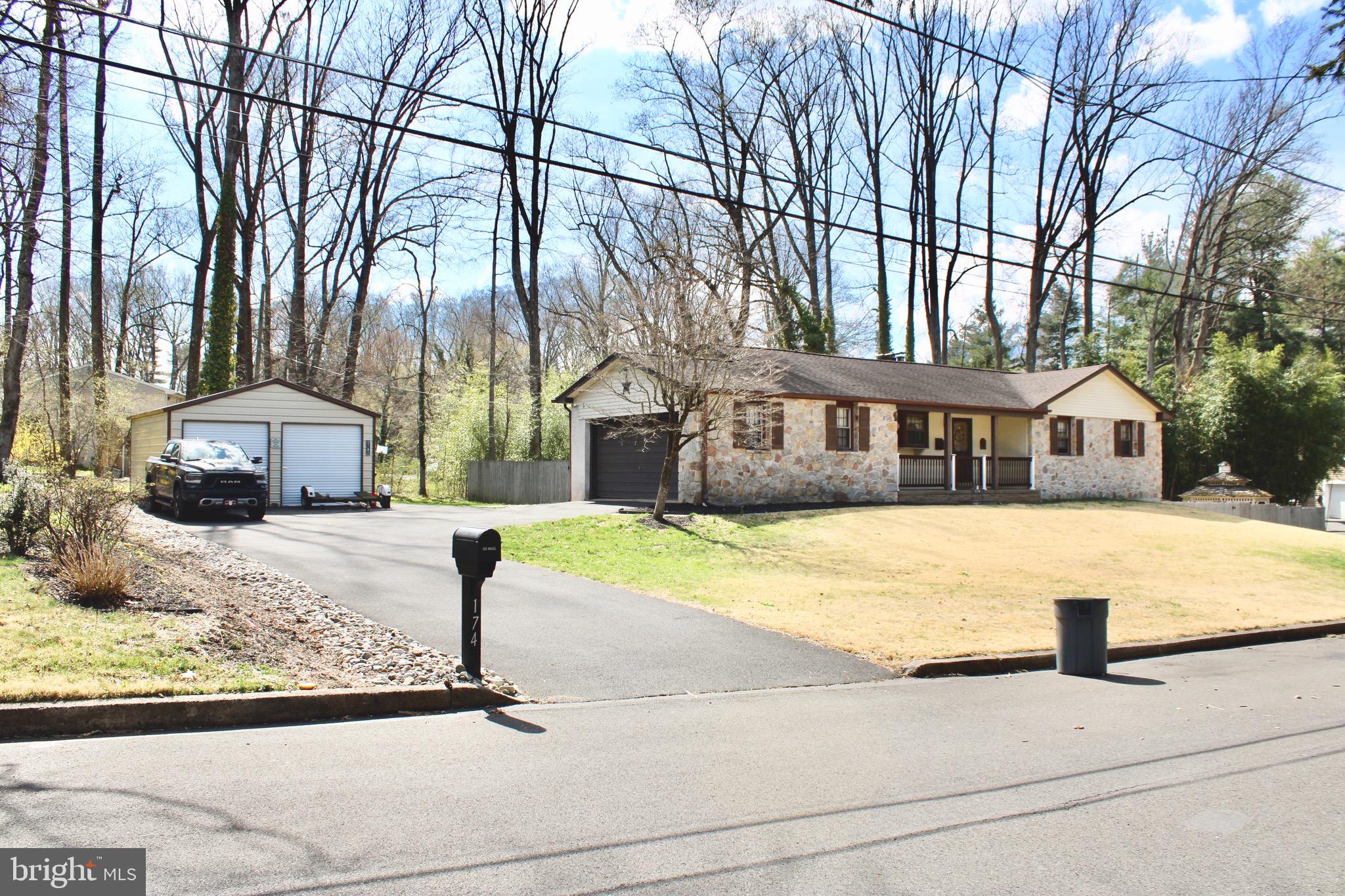 FEASTERVILLE HGTS - Residential