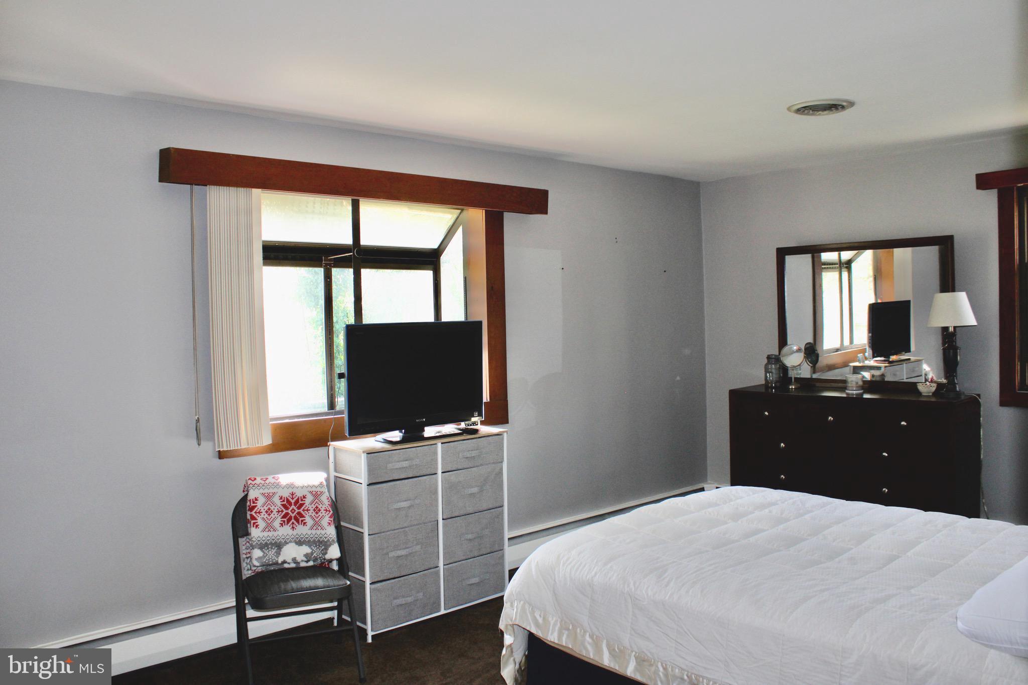 FEASTERVILLE HGTS - Residential