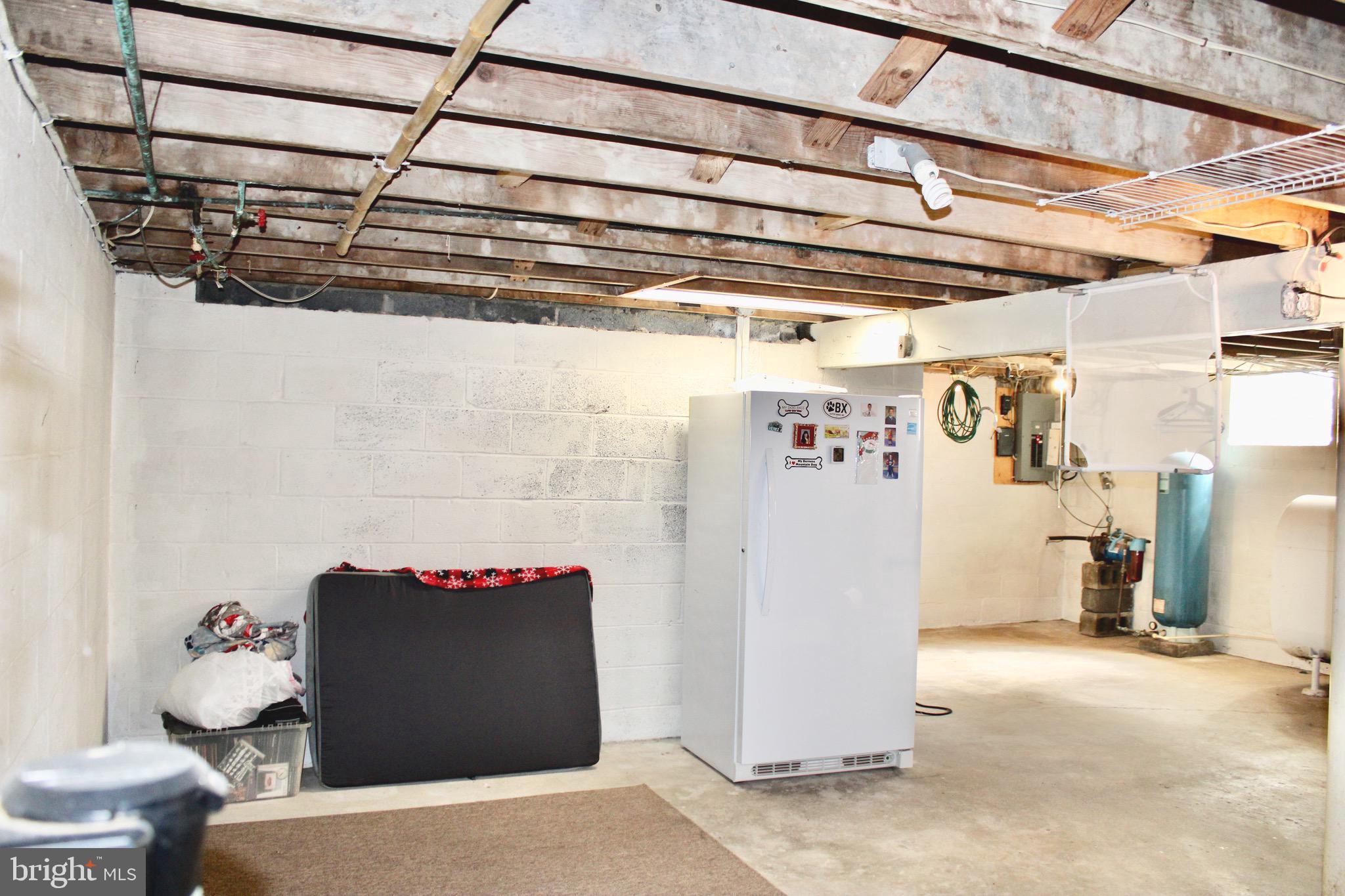 FEASTERVILLE HGTS - Residential