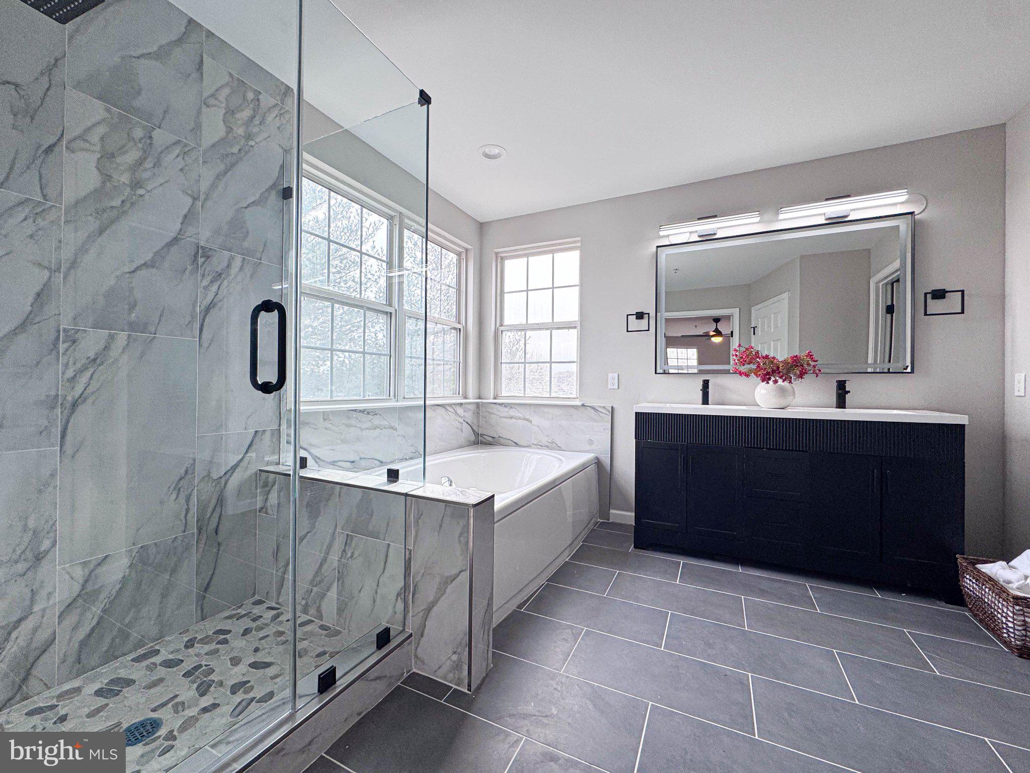 HILLANTRAE - Residential