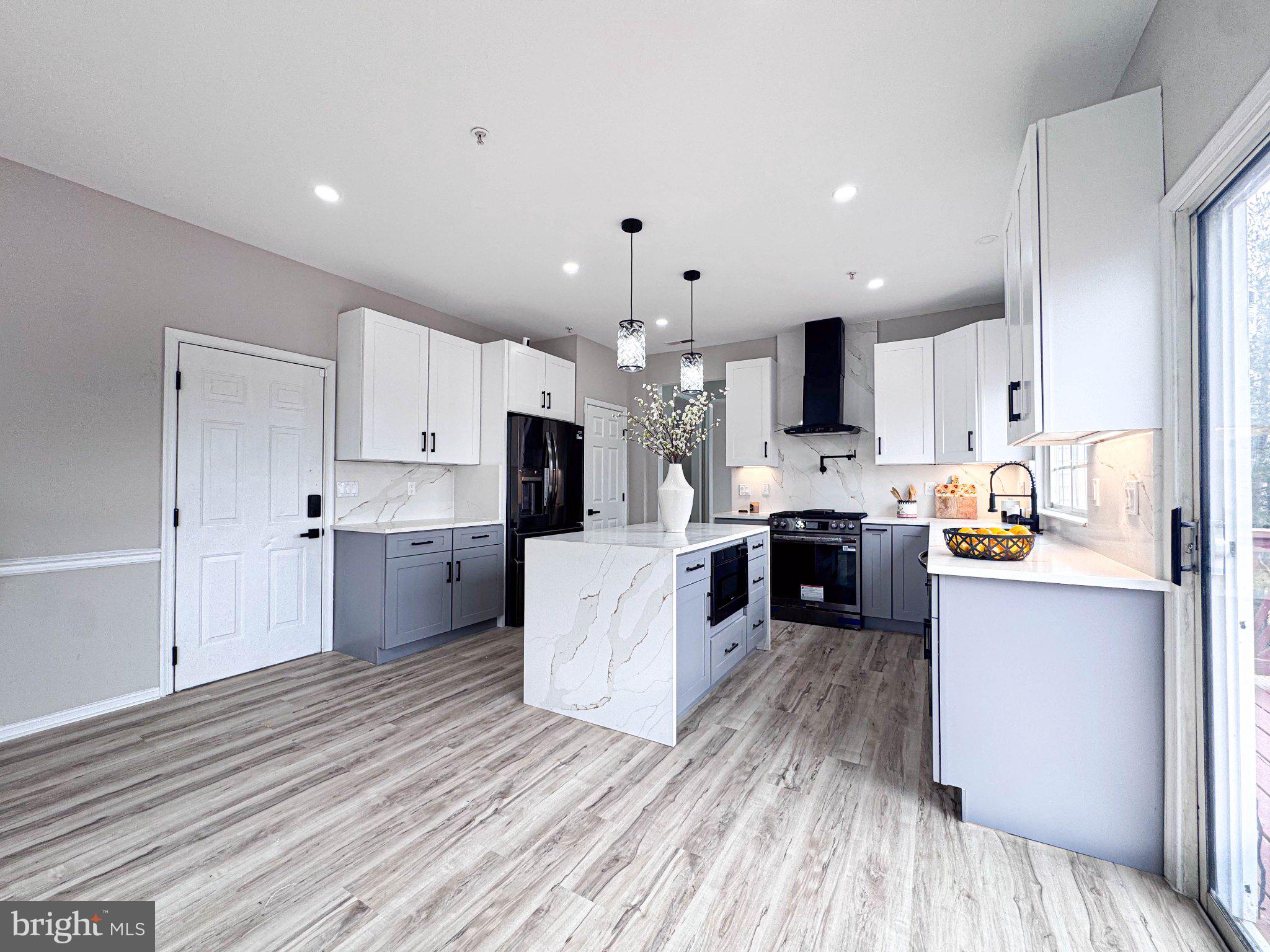 HILLANTRAE - Residential