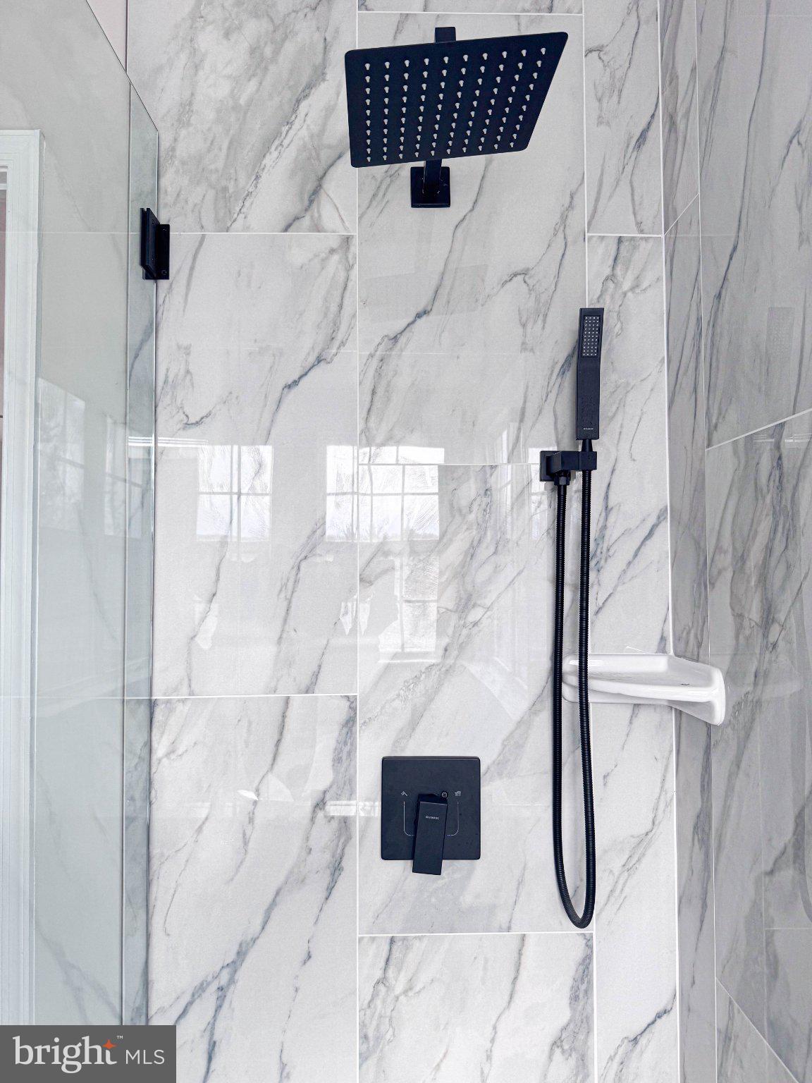 HILLANTRAE - Residential