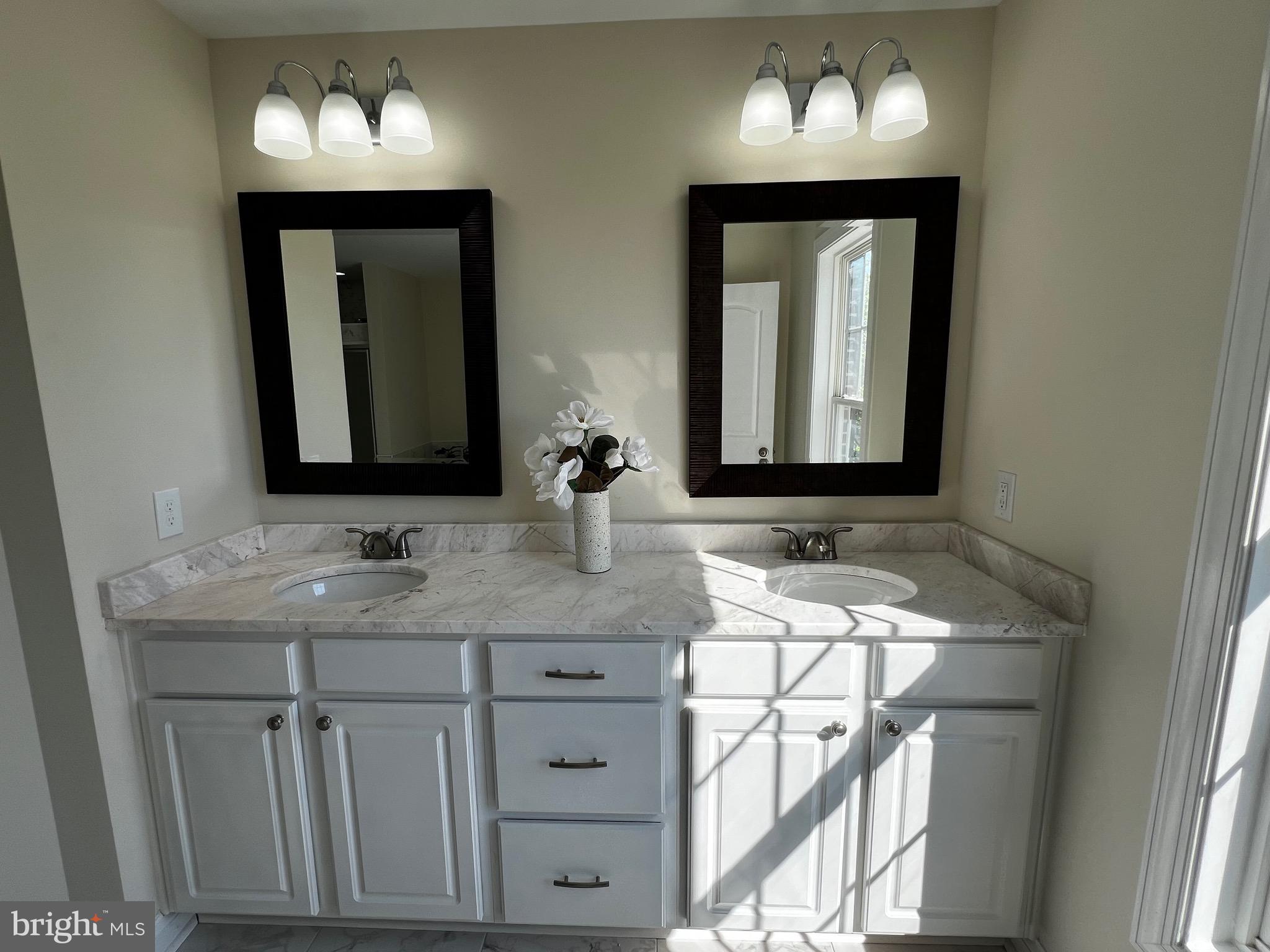 CAMBRIDGE CROSSING - Residential