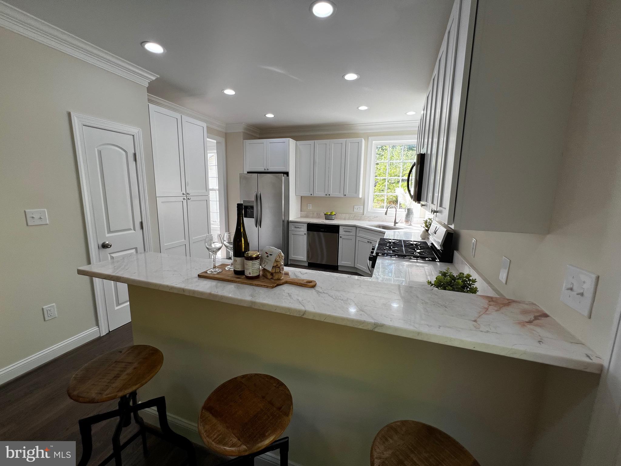 CAMBRIDGE CROSSING - Residential