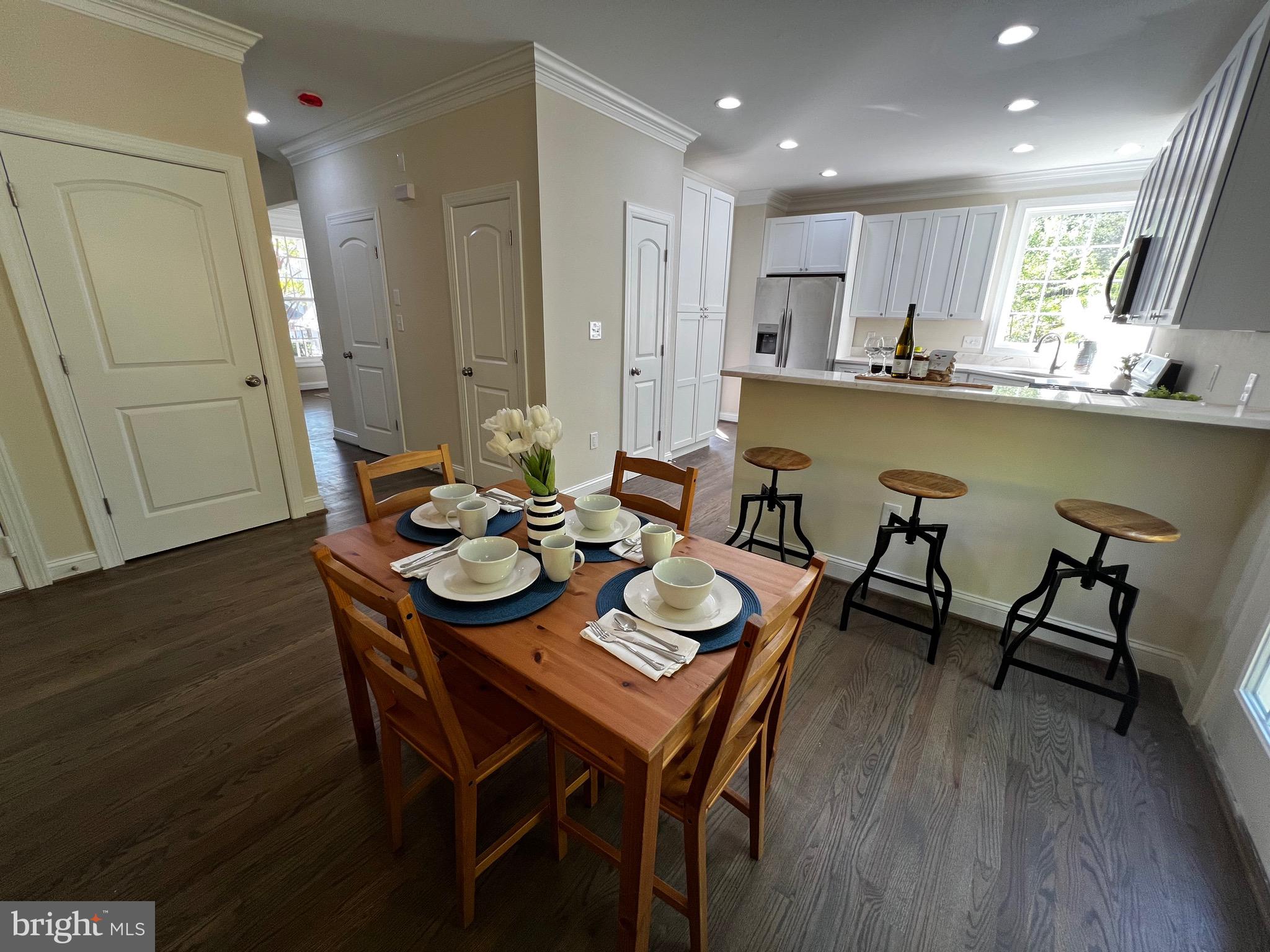 CAMBRIDGE CROSSING - Residential