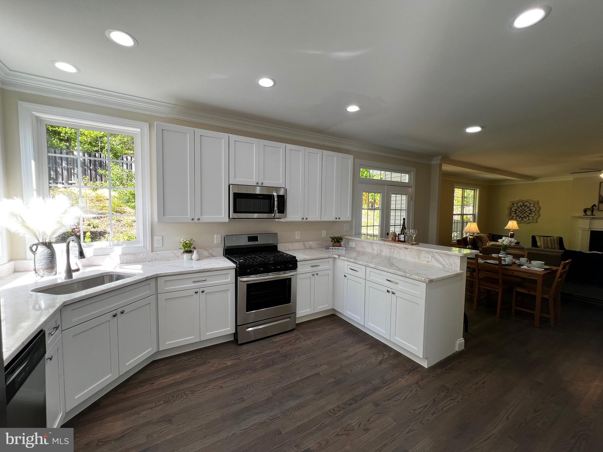 CAMBRIDGE CROSSING - Residential