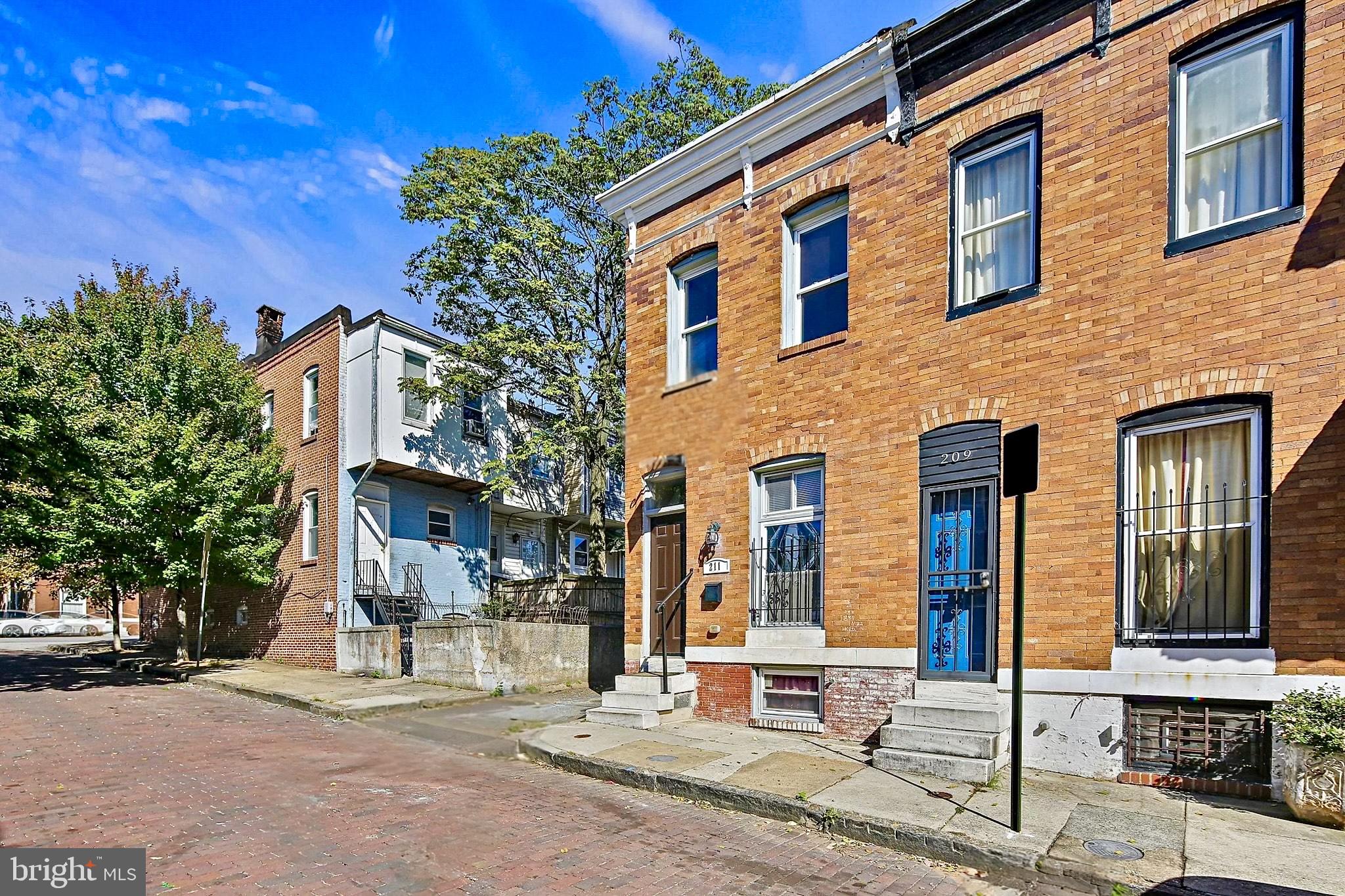 211 N STREEPER STREET