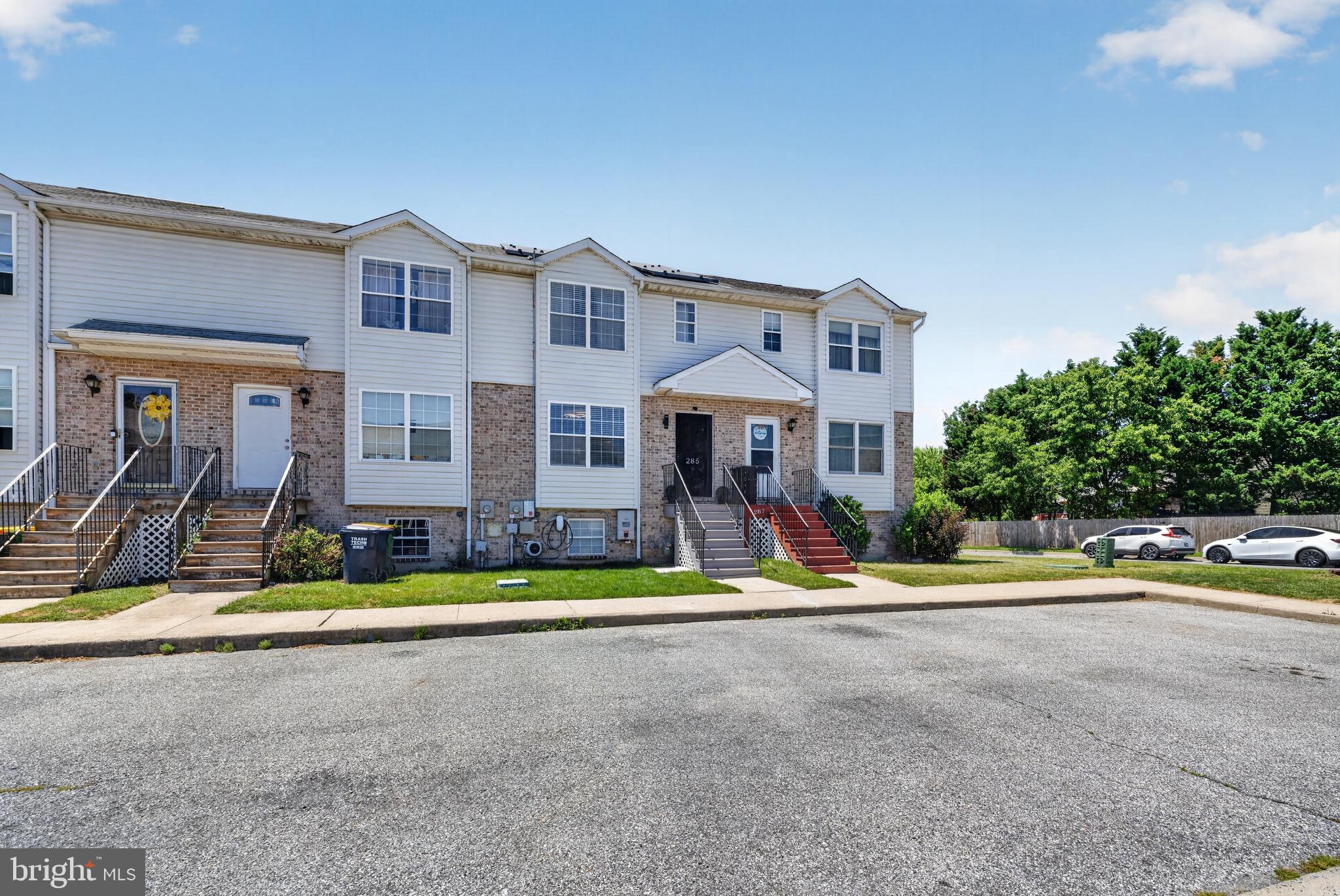 285 VINCENT CIRCLE