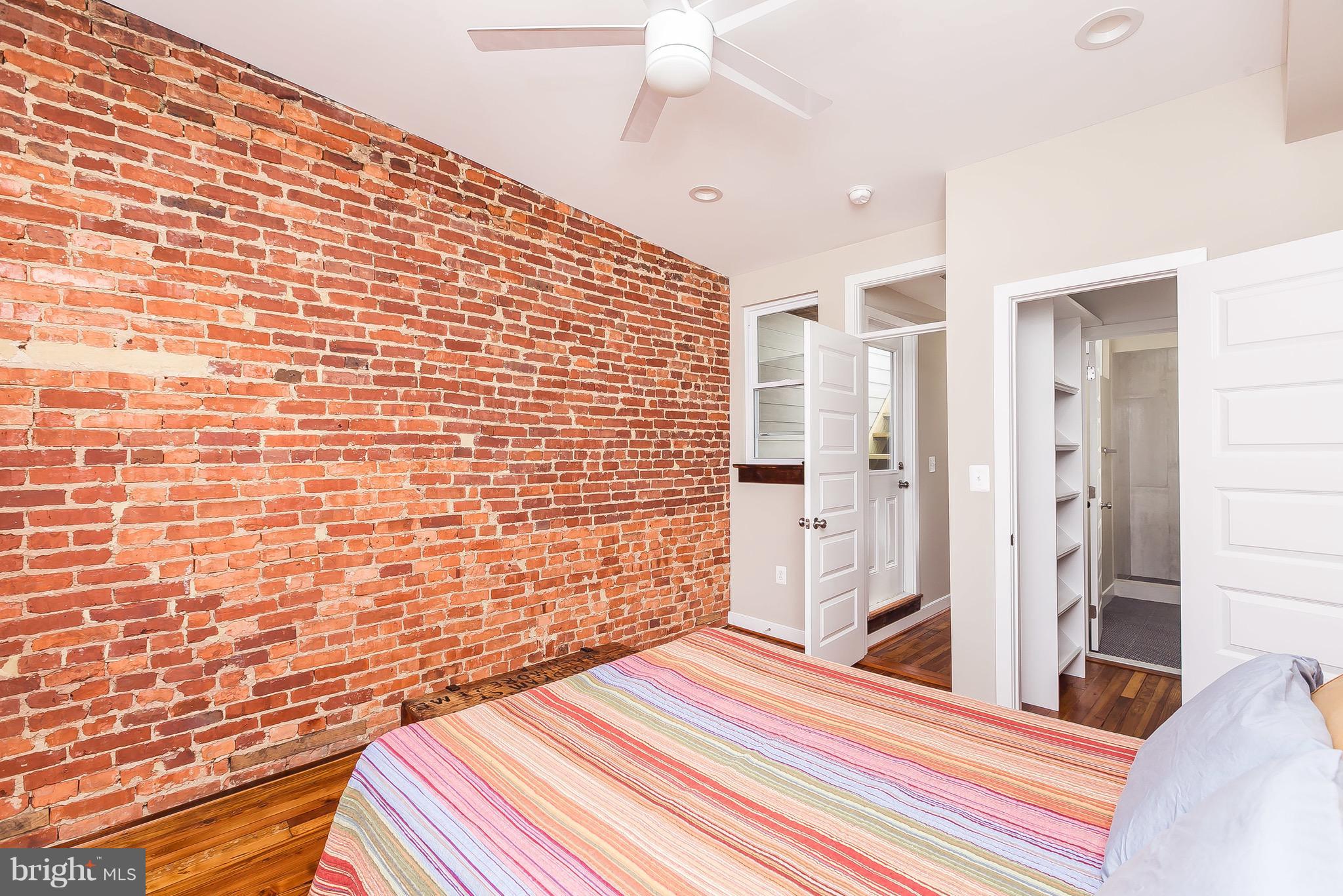 LOCUST POINT - Residential