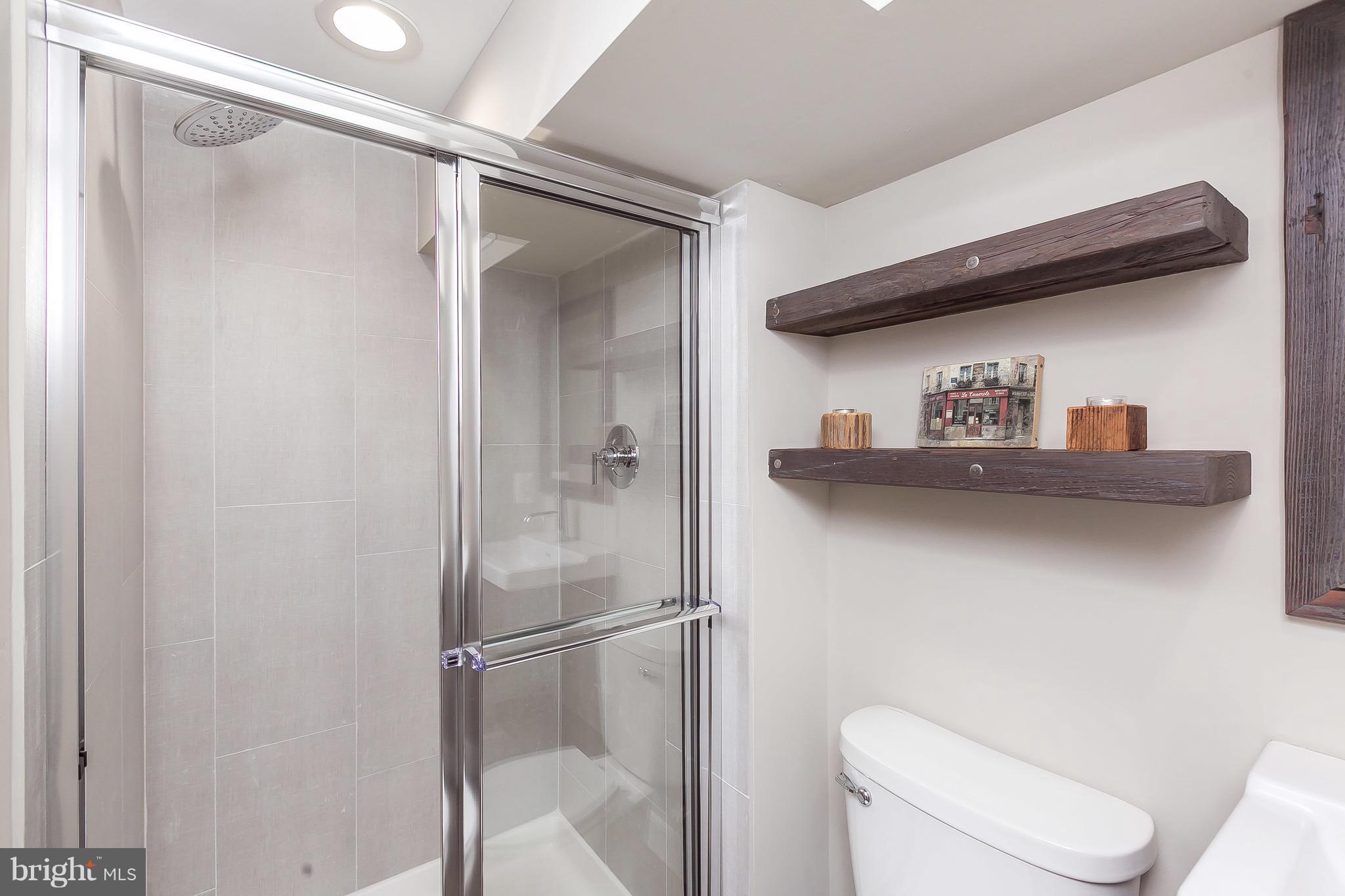 LOCUST POINT - Residential