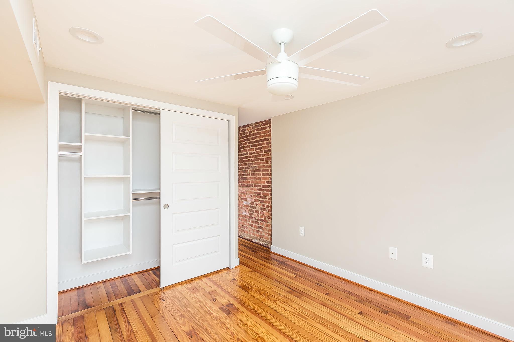 LOCUST POINT - Residential