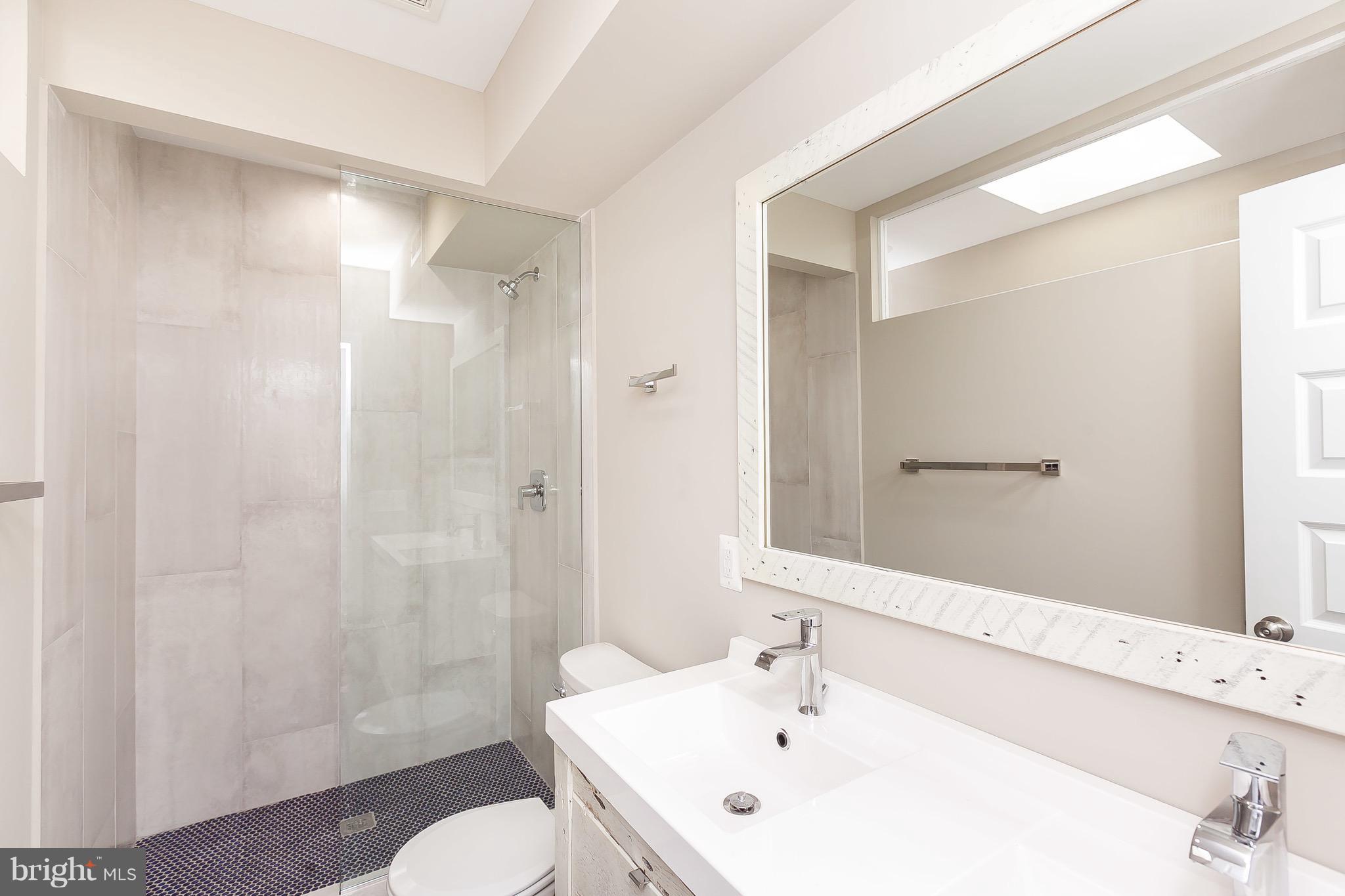 LOCUST POINT - Residential