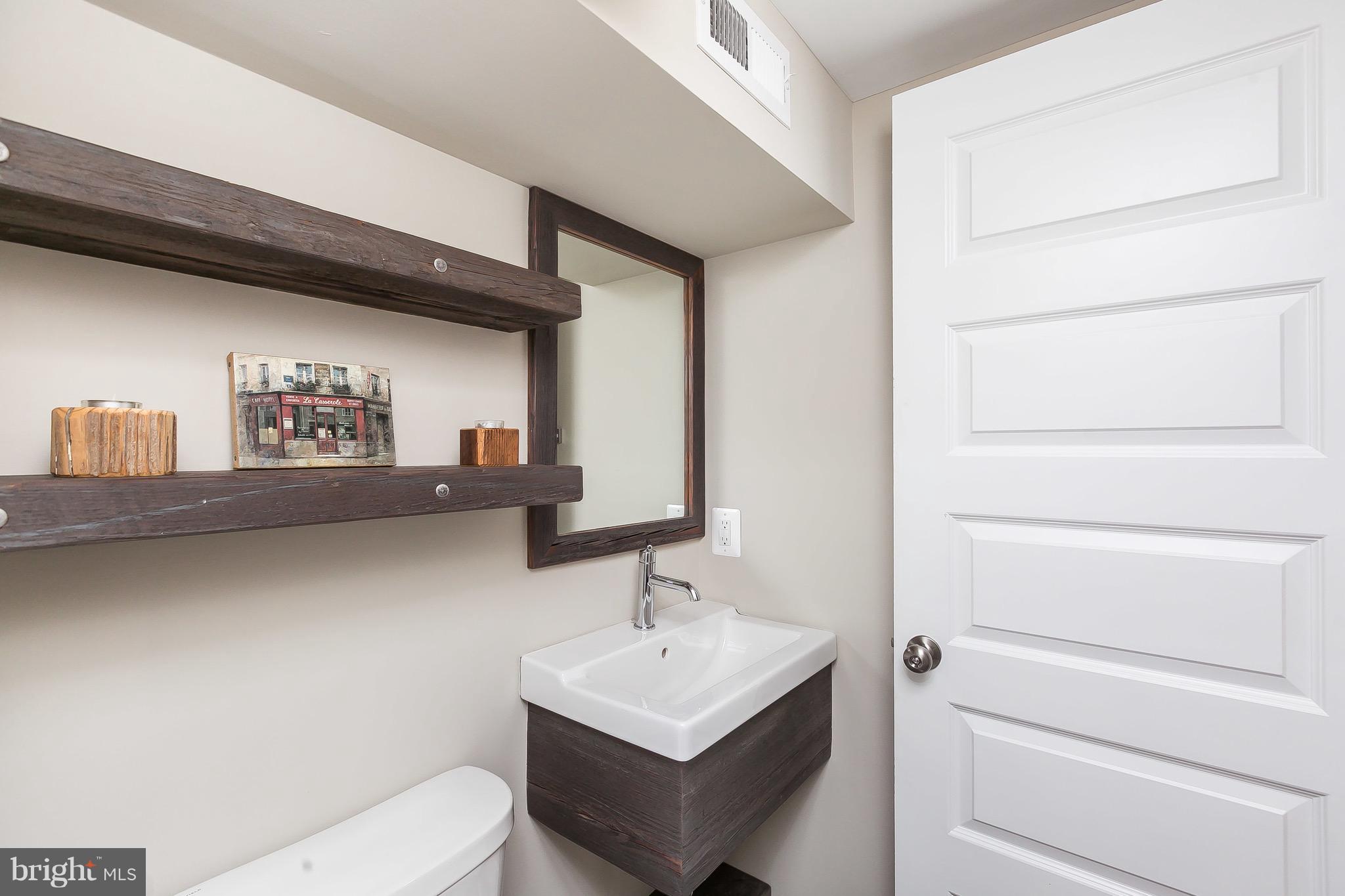 LOCUST POINT - Residential