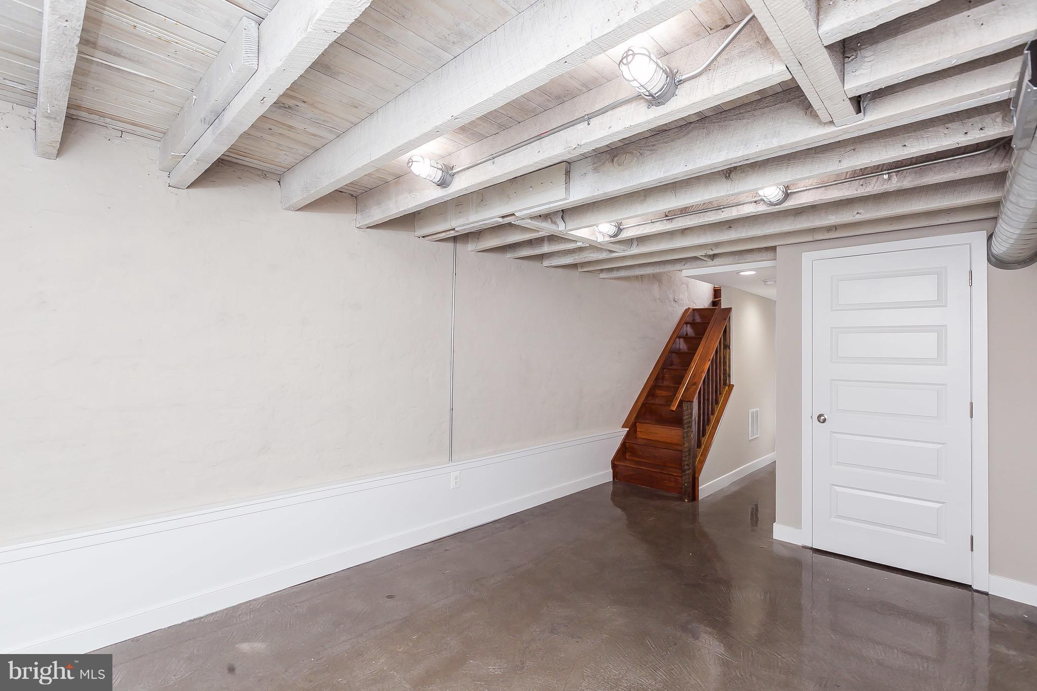 LOCUST POINT - Residential