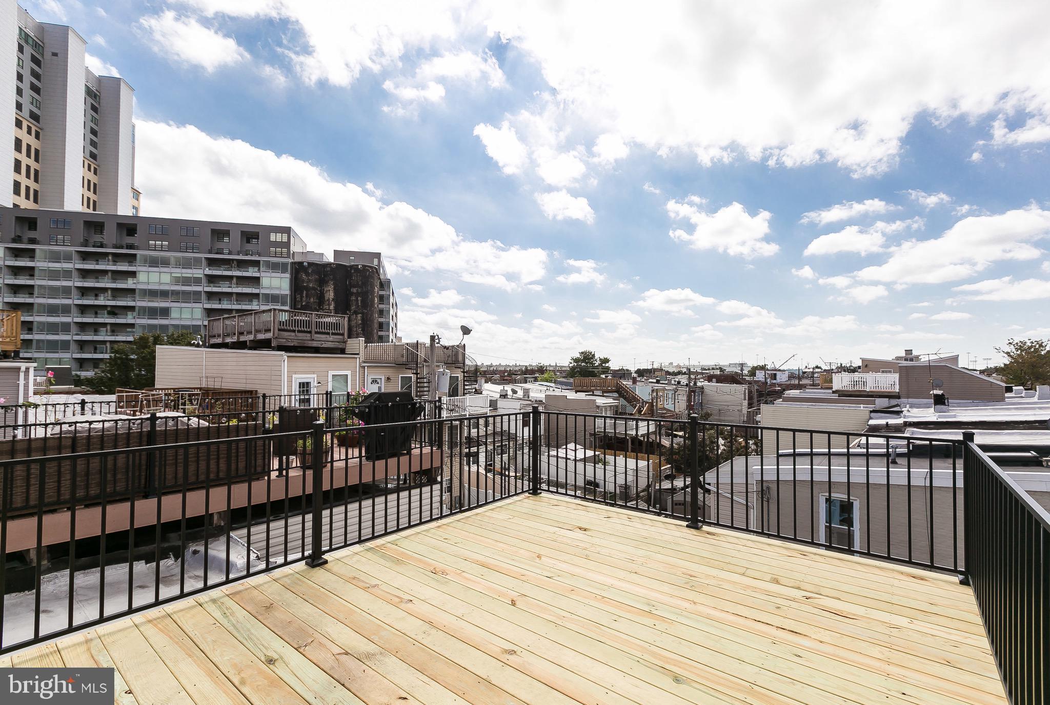 LOCUST POINT - Residential