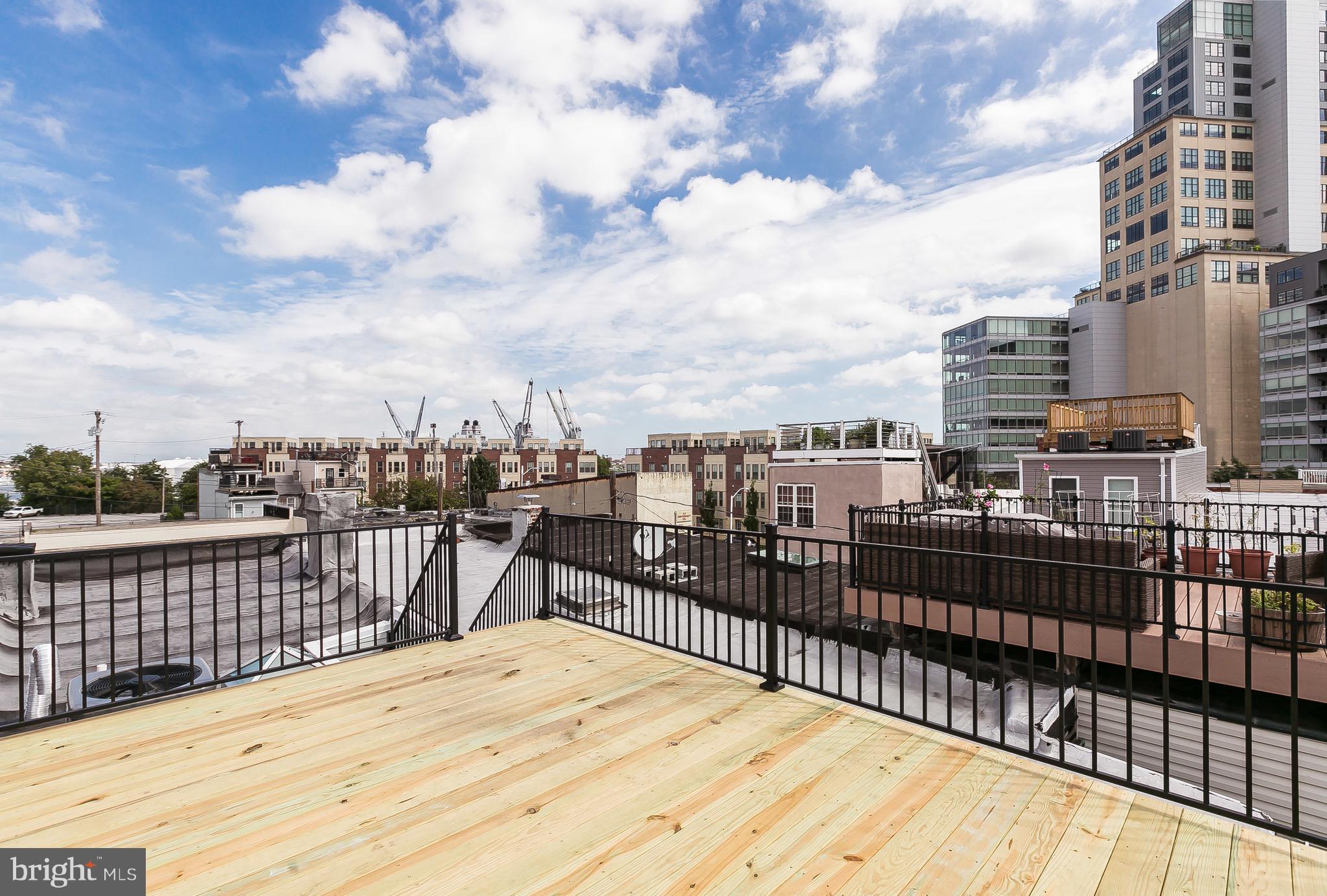 LOCUST POINT - Residential