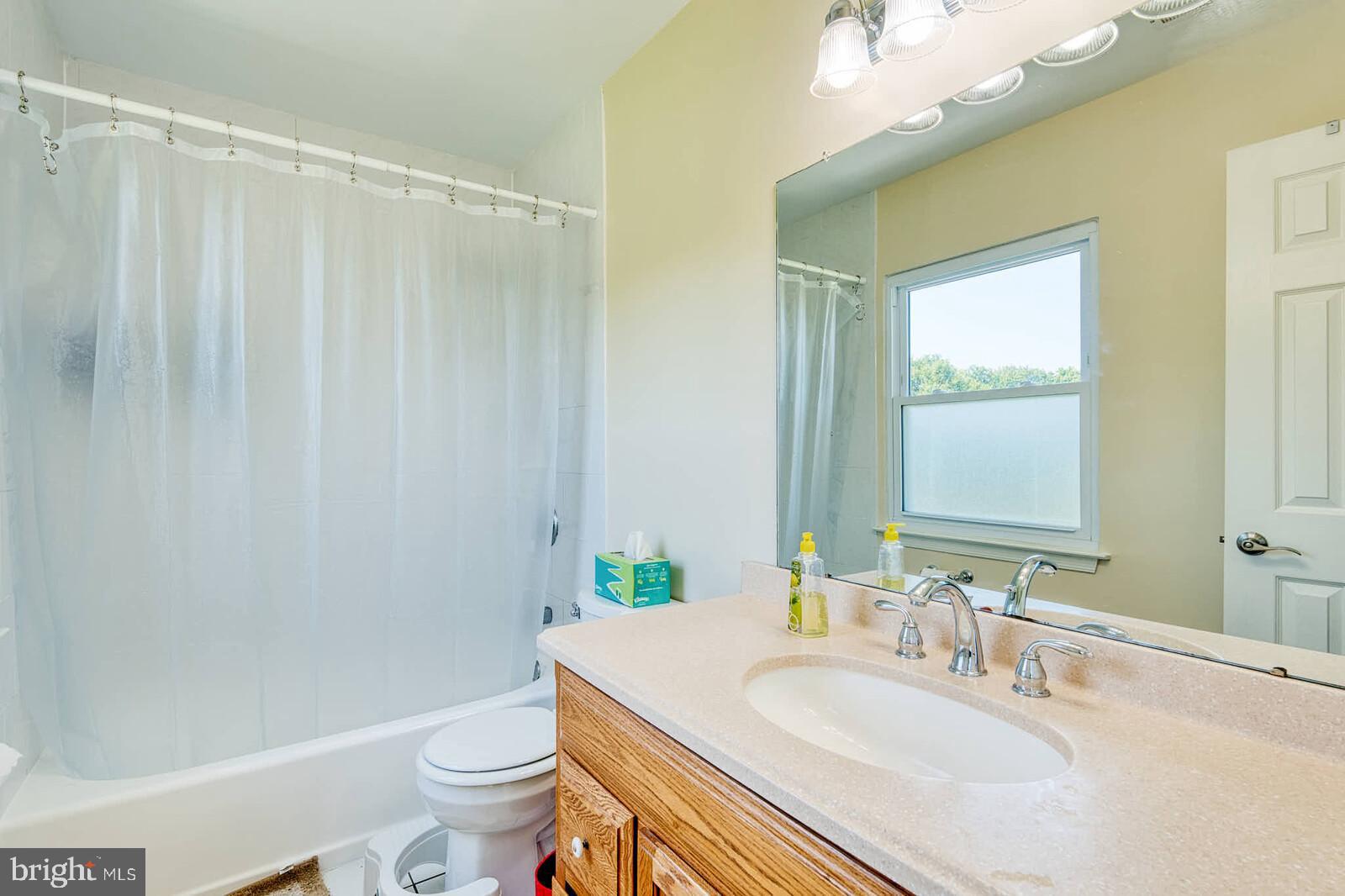 WILLIAMSBURG VILLAGE - Residential