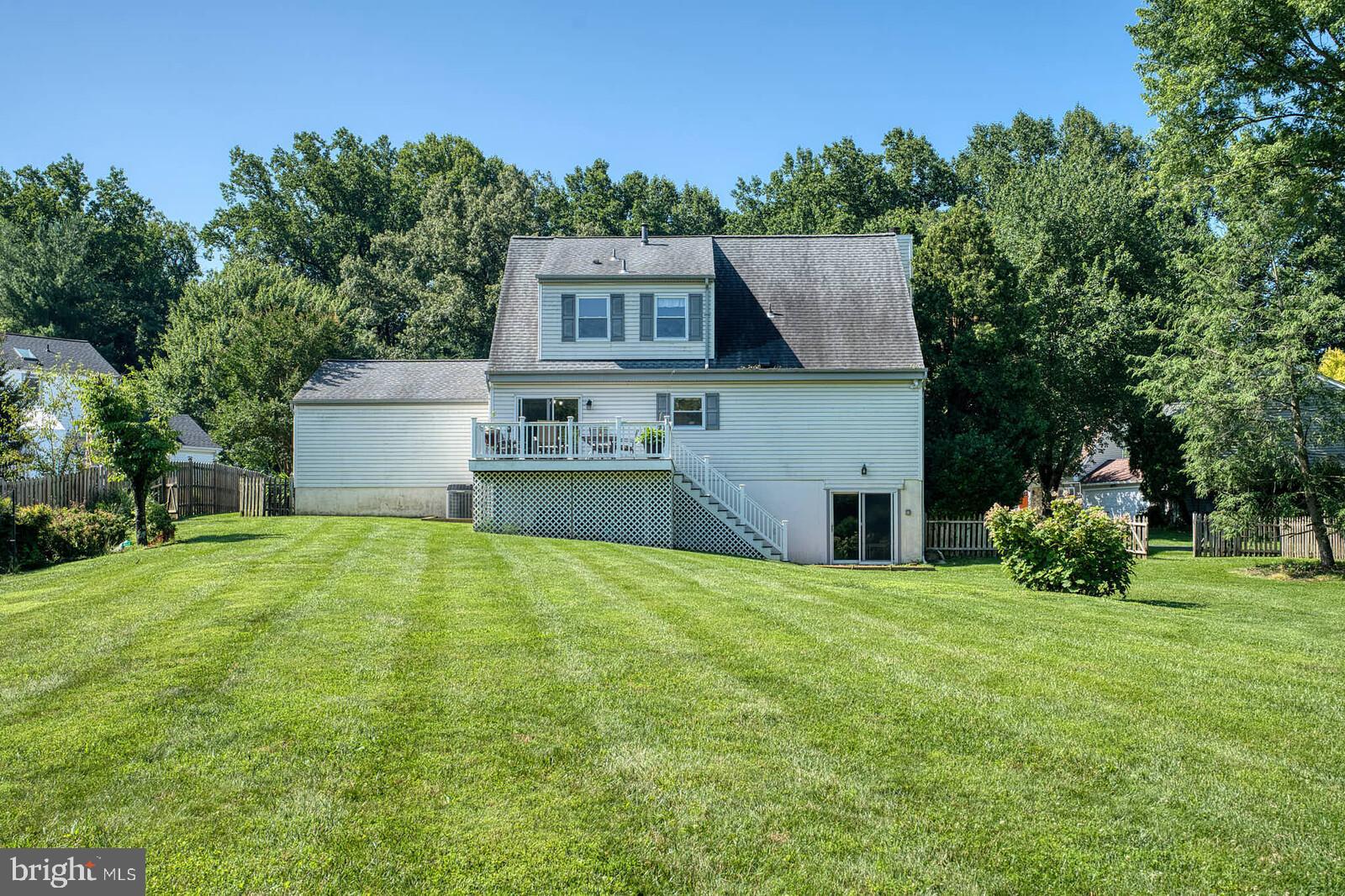 WILLIAMSBURG VILLAGE - Residential