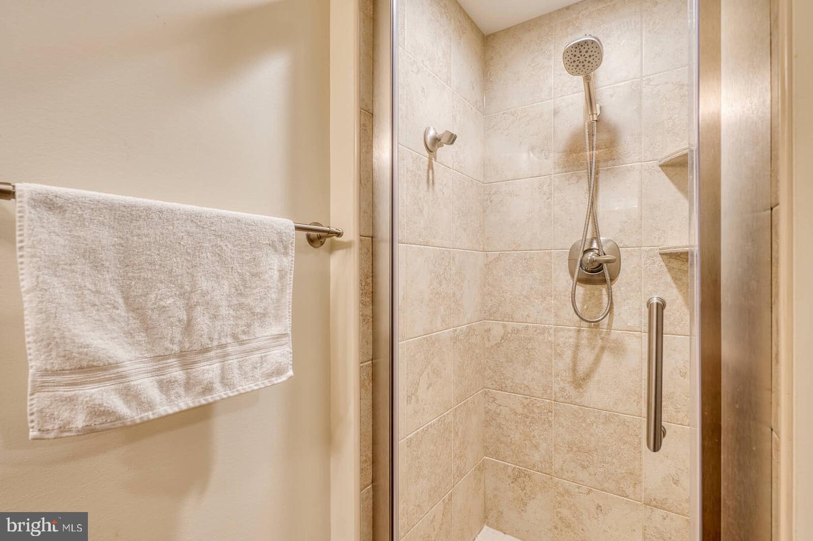 WILLIAMSBURG VILLAGE - Residential