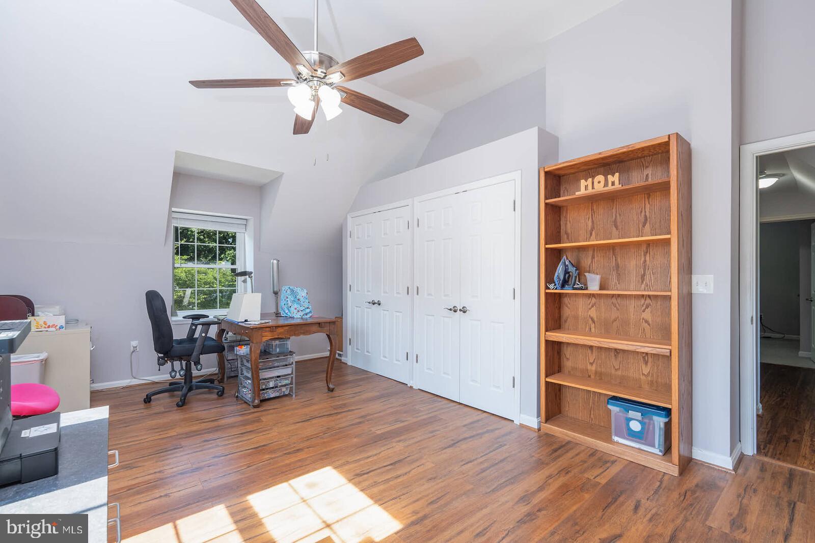 WILLIAMSBURG VILLAGE - Residential