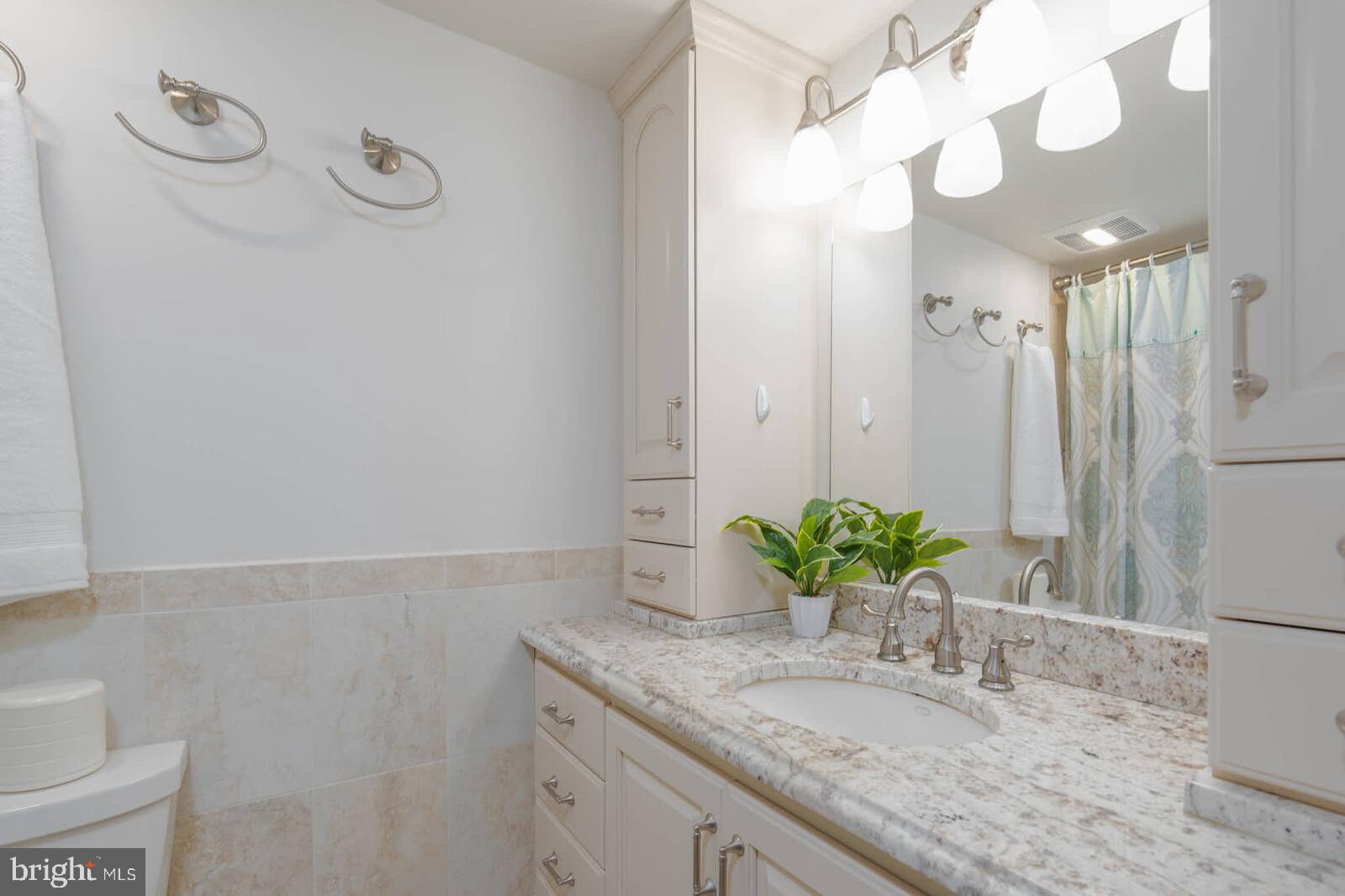 WILLIAMSBURG VILLAGE - Residential