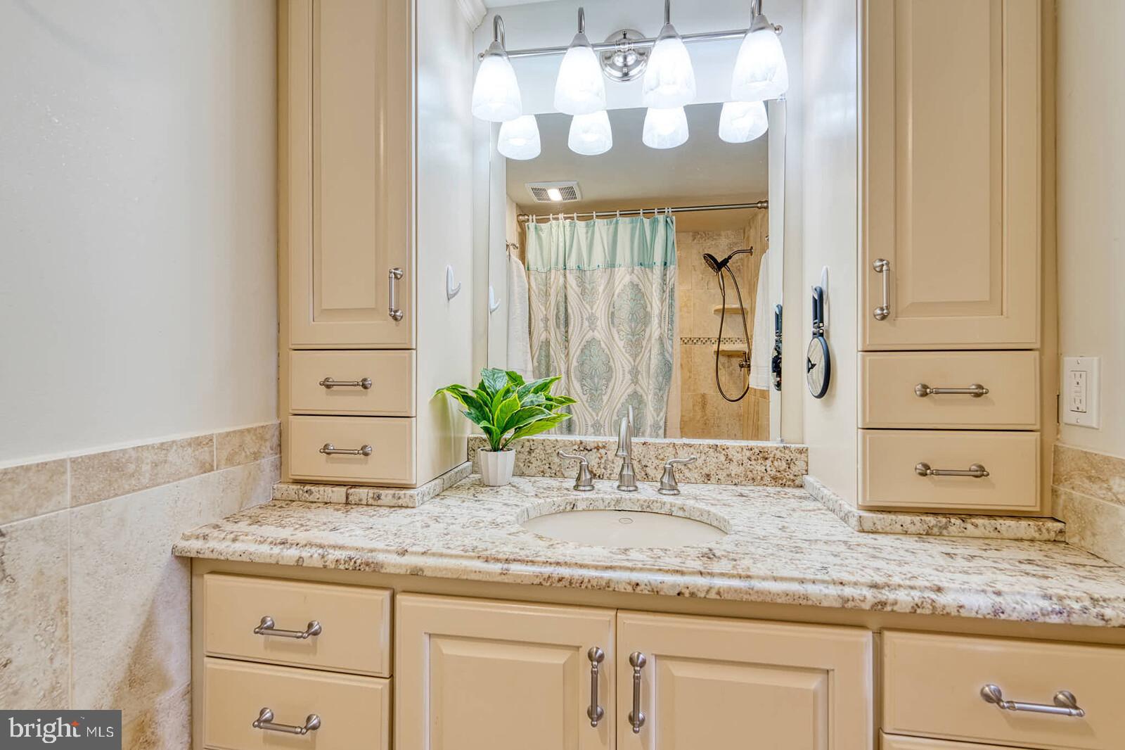 WILLIAMSBURG VILLAGE - Residential