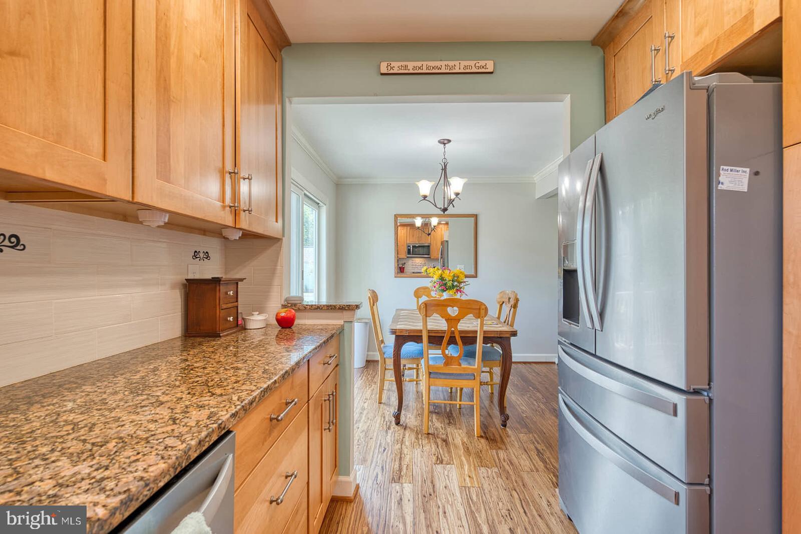 WILLIAMSBURG VILLAGE - Residential