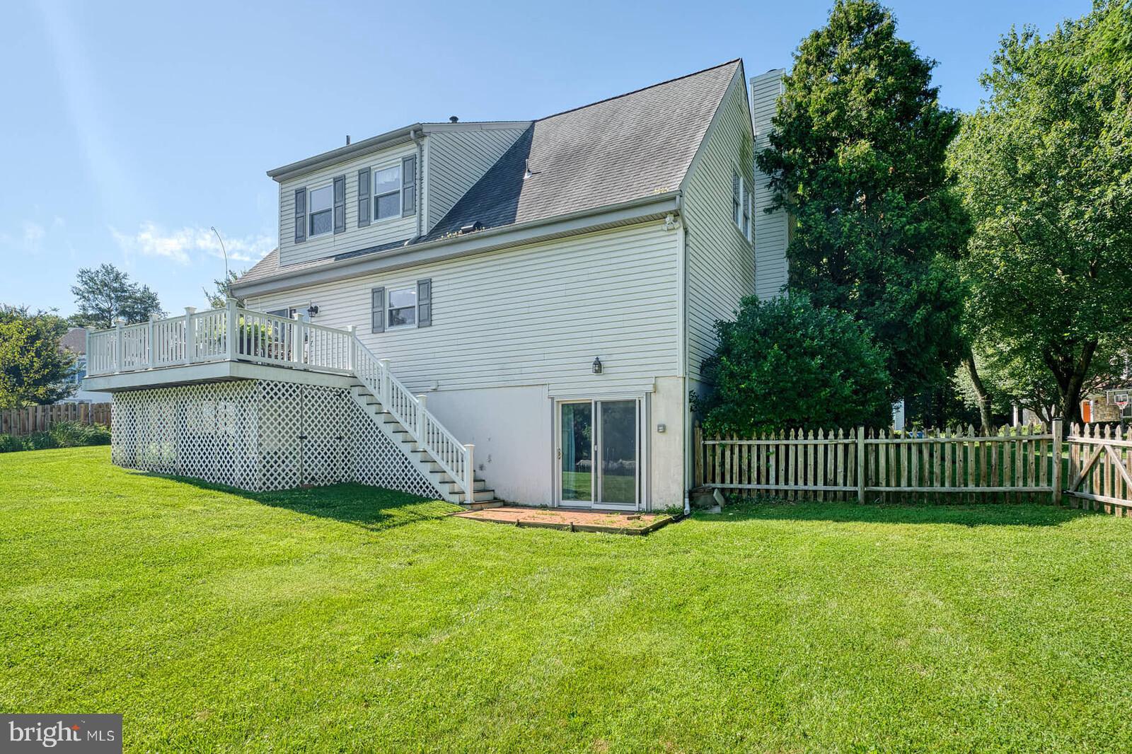 WILLIAMSBURG VILLAGE - Residential