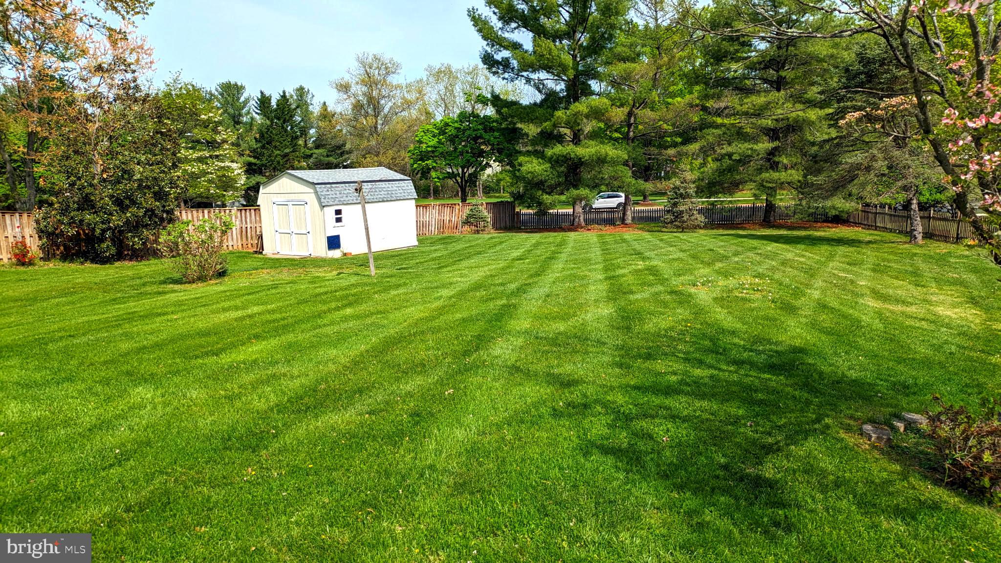 WILLIAMSBURG VILLAGE - Residential
