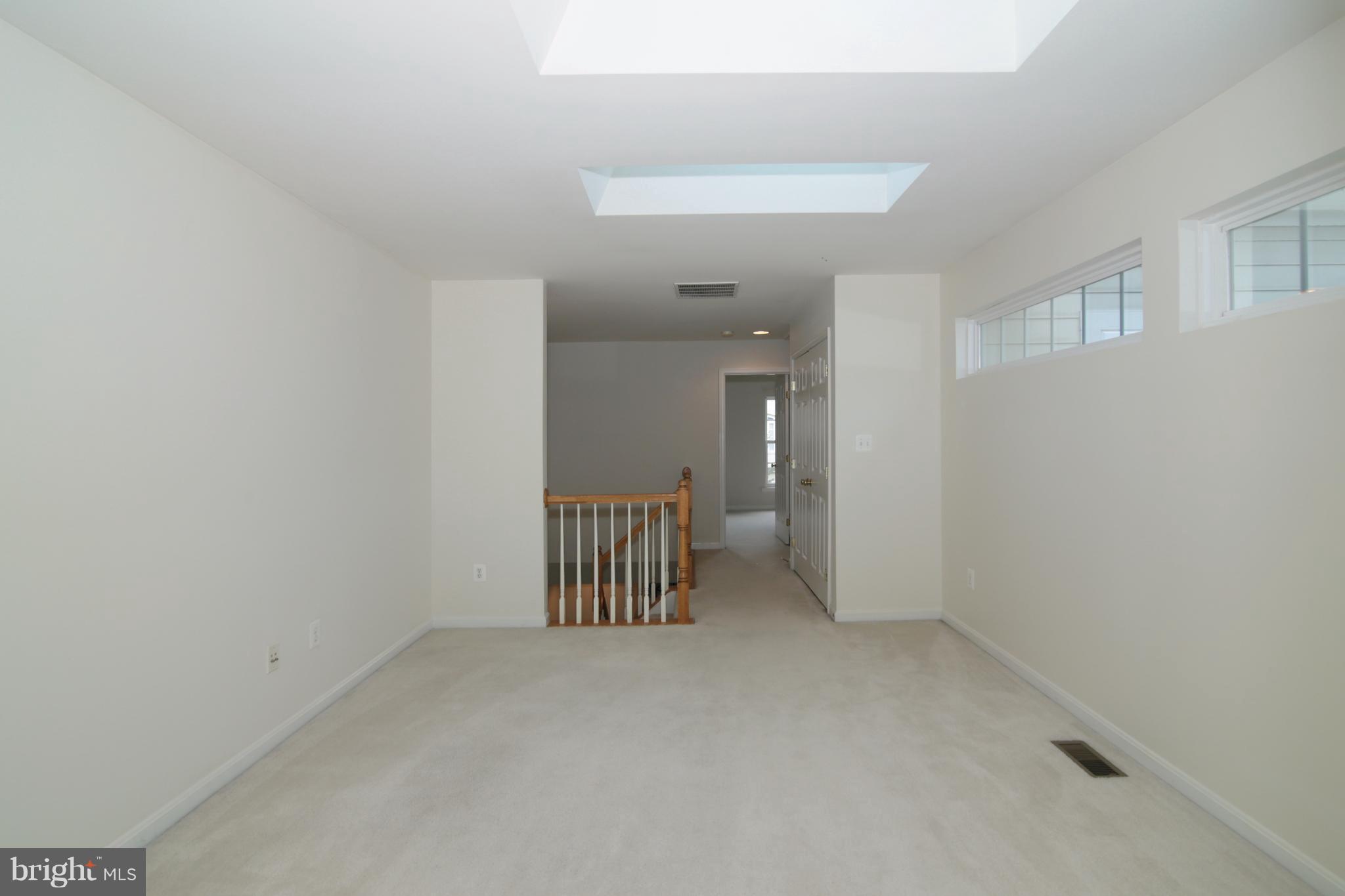 BELMONT CENTER - Residential Lease