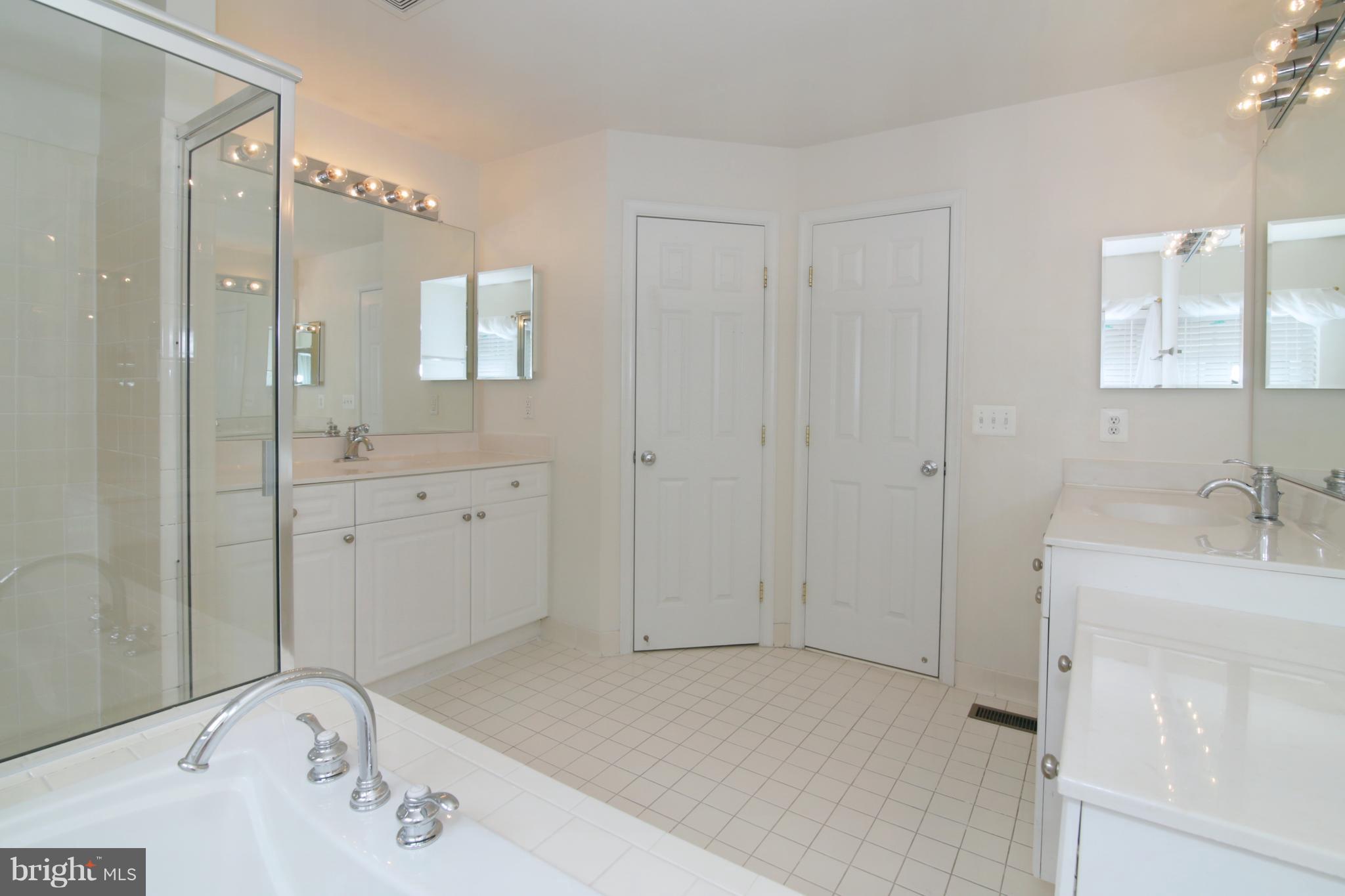 BELMONT CENTER - Residential Lease