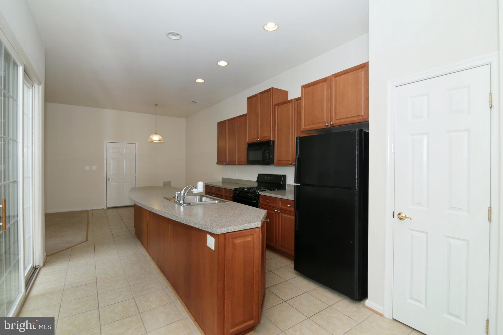 BELMONT CENTER - Residential Lease