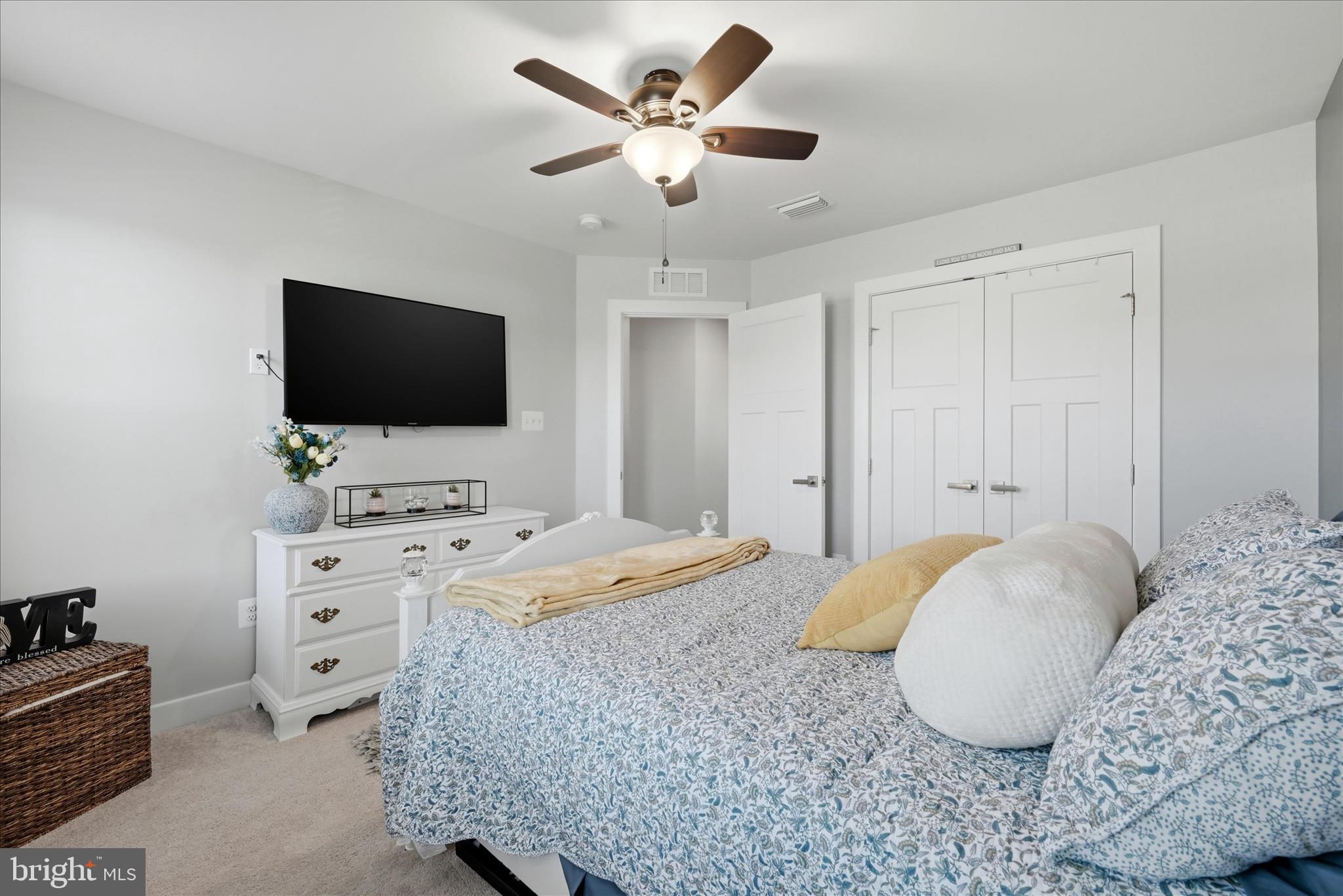 MOUNTAIN VIEW ESTATES - Residential