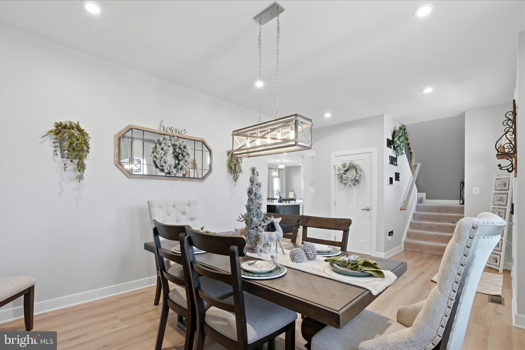 MOUNTAIN VIEW ESTATES - Residential