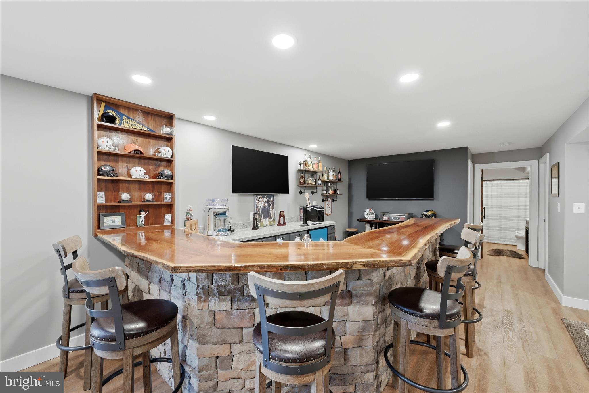 MOUNTAIN VIEW ESTATES - Residential