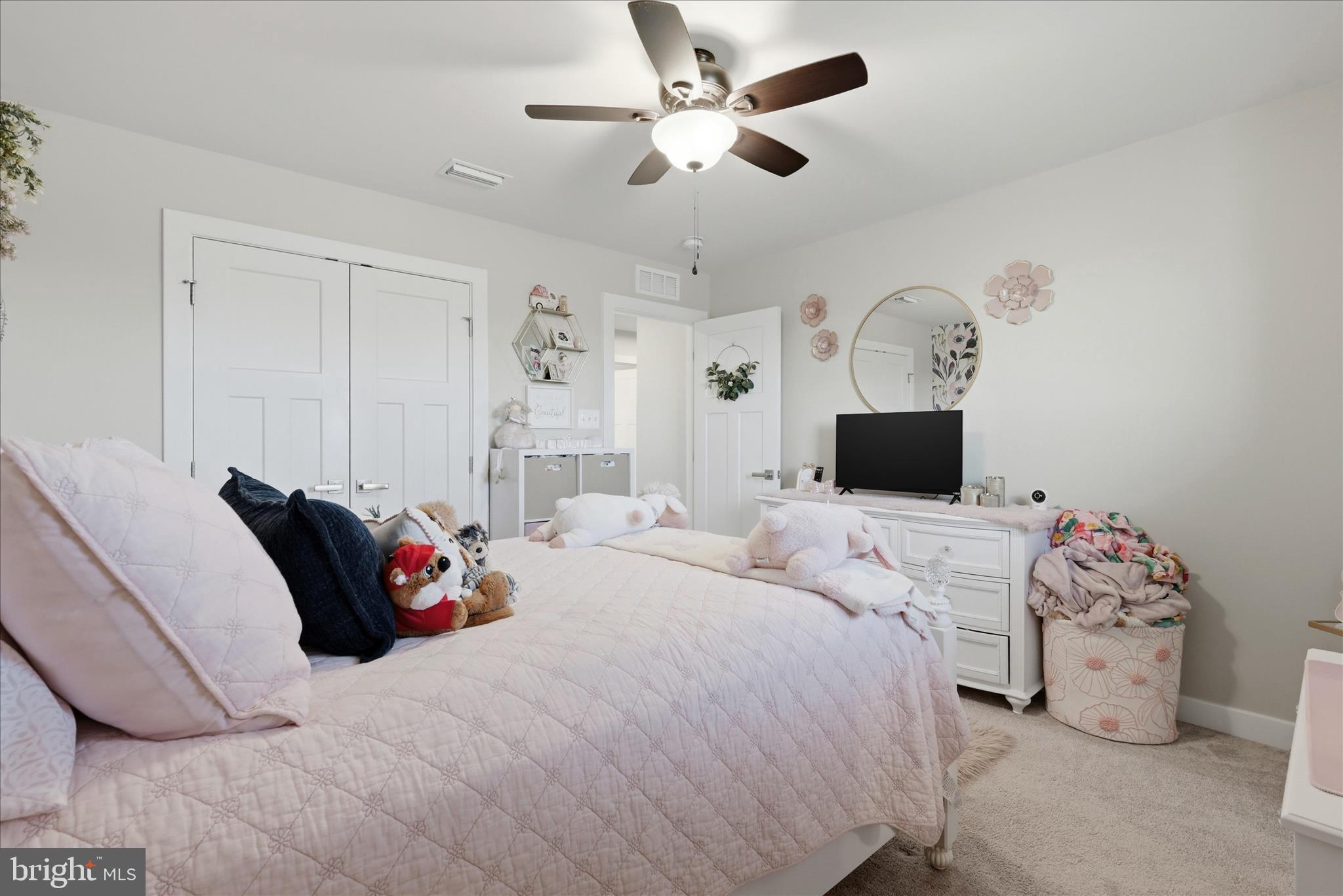 MOUNTAIN VIEW ESTATES - Residential