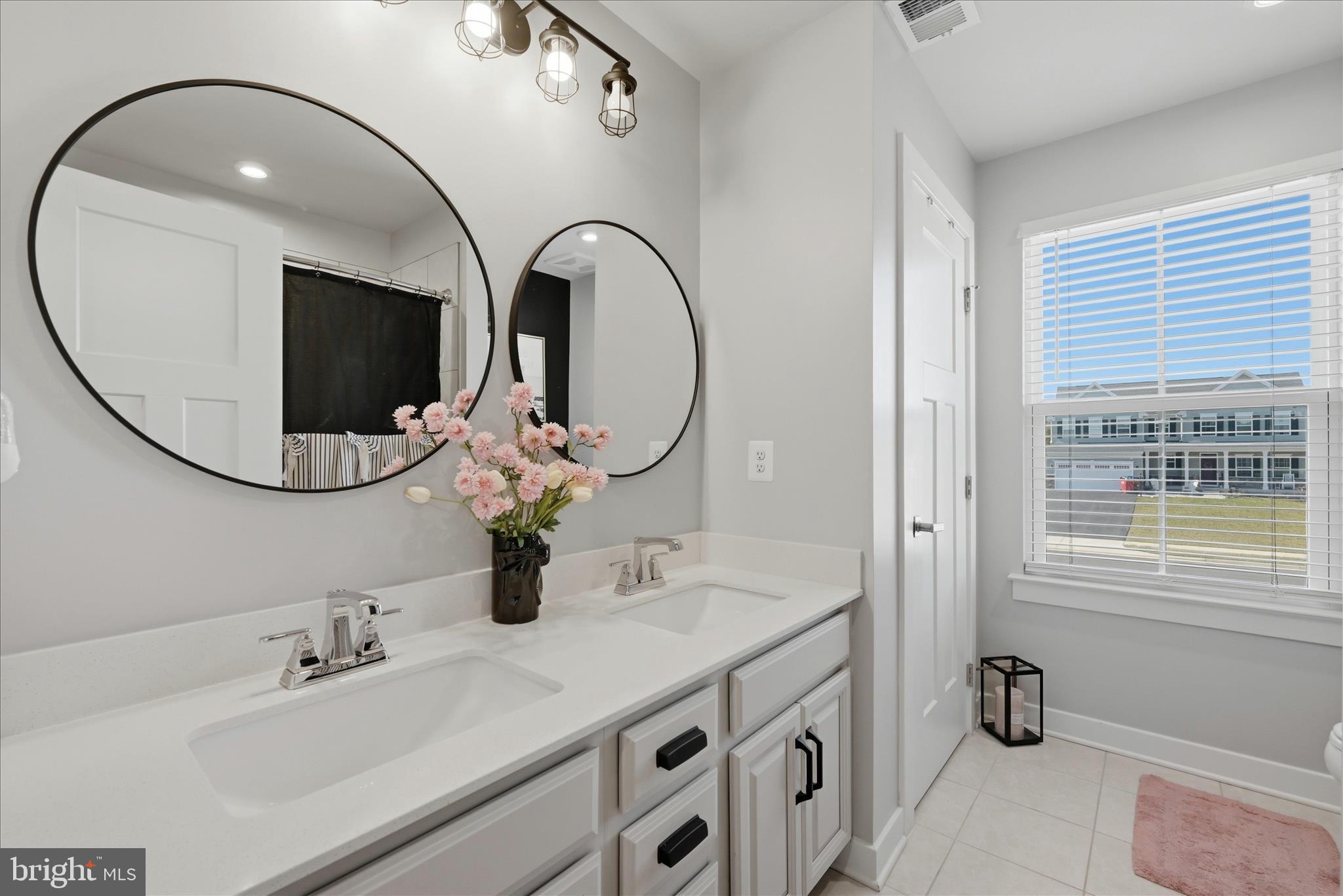 MOUNTAIN VIEW ESTATES - Residential